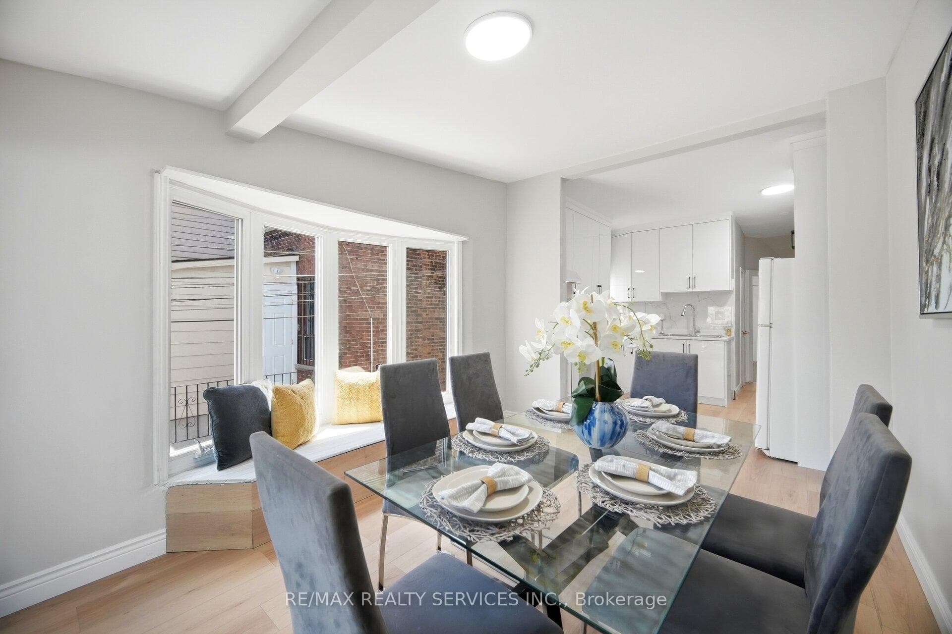 1147 Dufferin Street photo 12