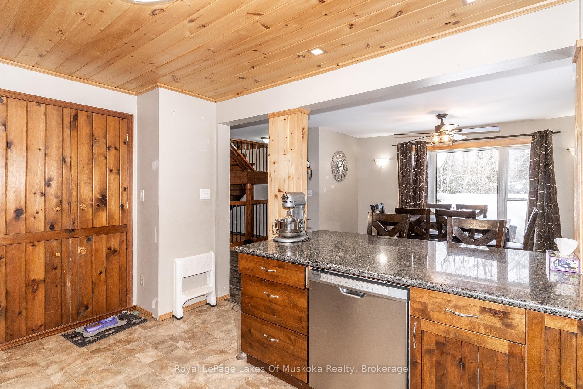 1034 Uffington Road photo 12