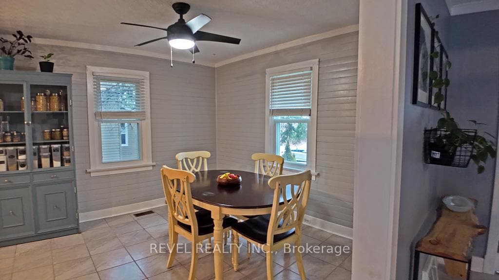 106 Devonshire Avenue photo 18