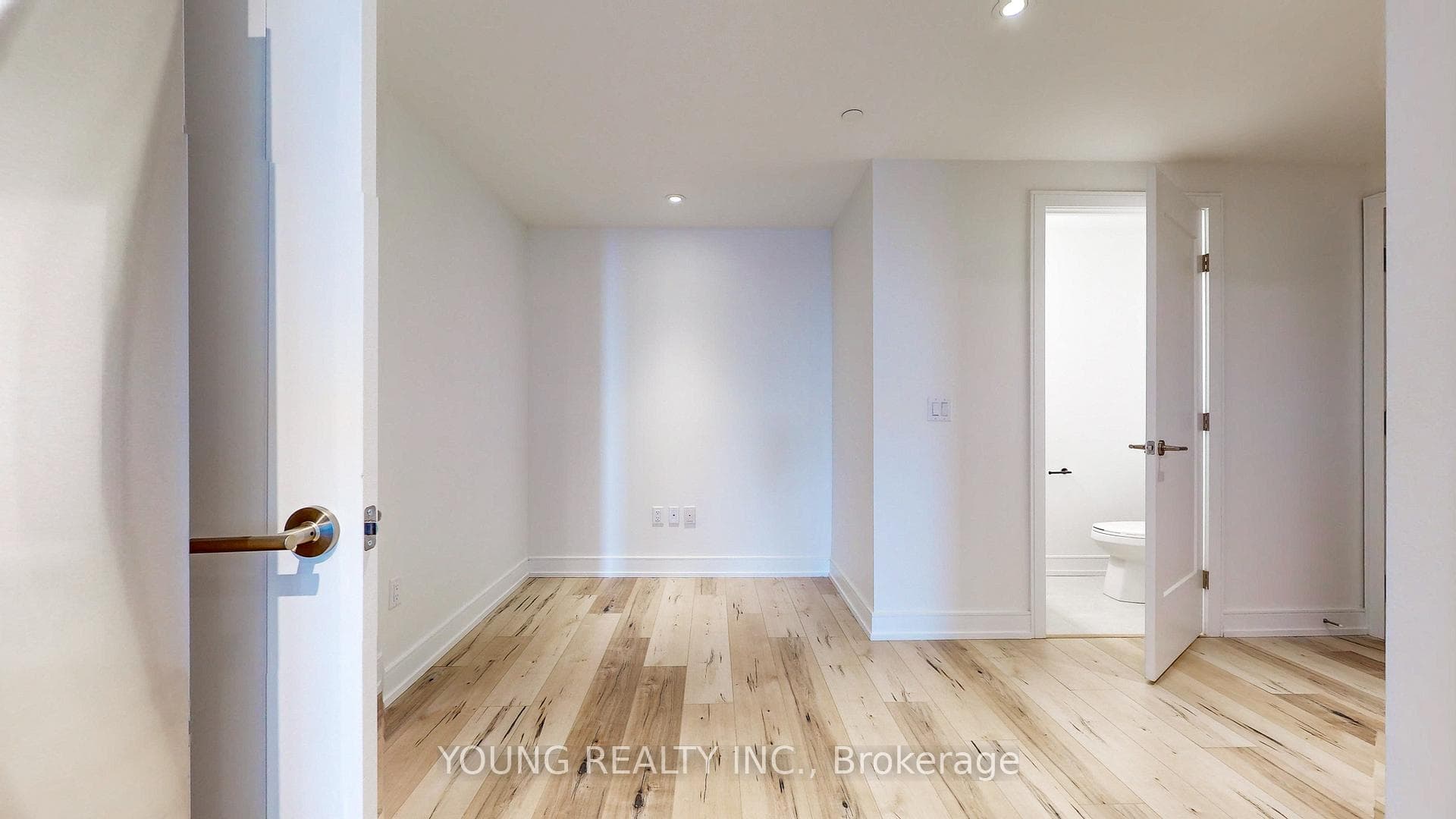 185 Dunlop Street Unit 813 photo 23