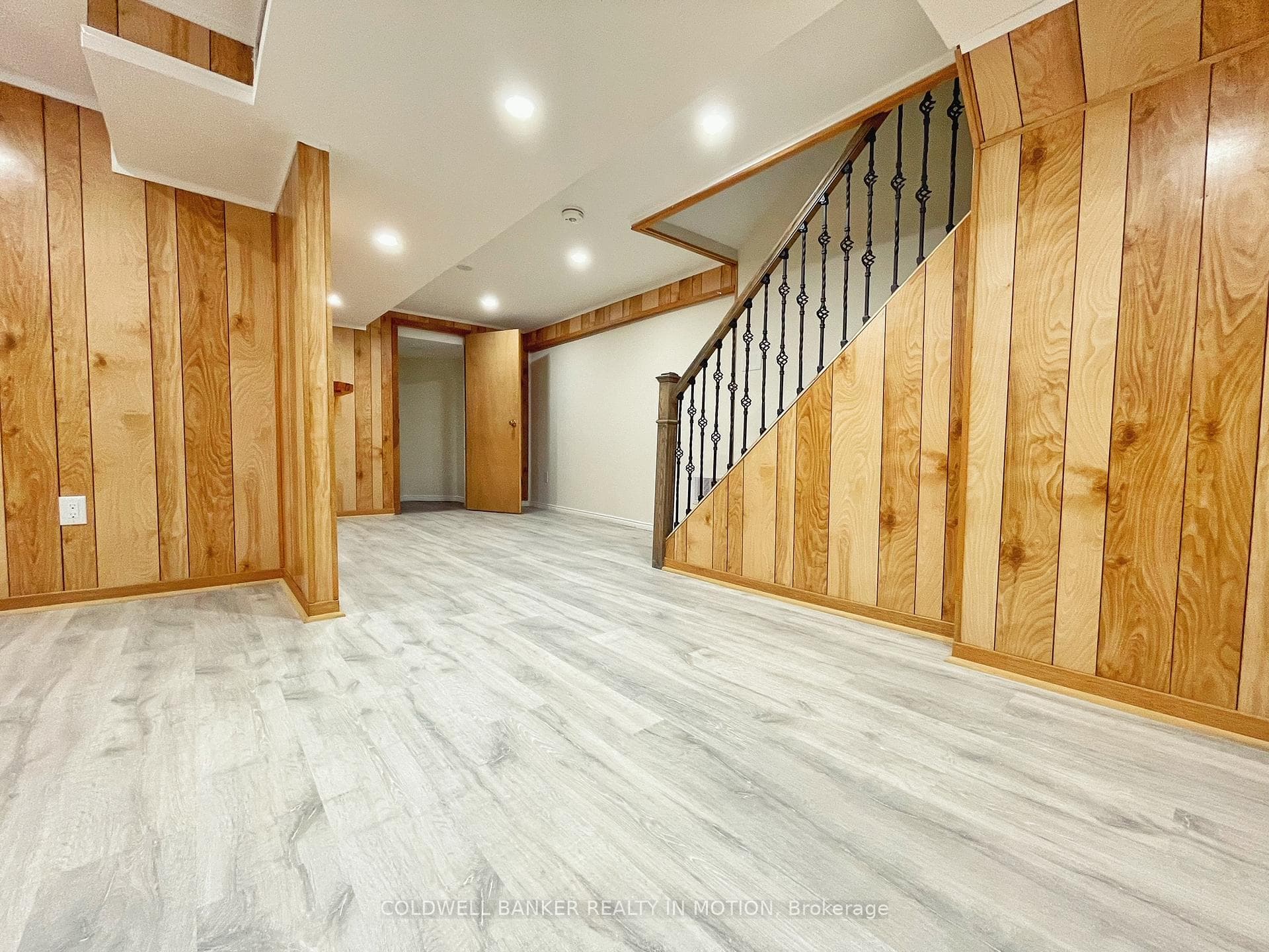 3271 Dovetail Mews photo 2