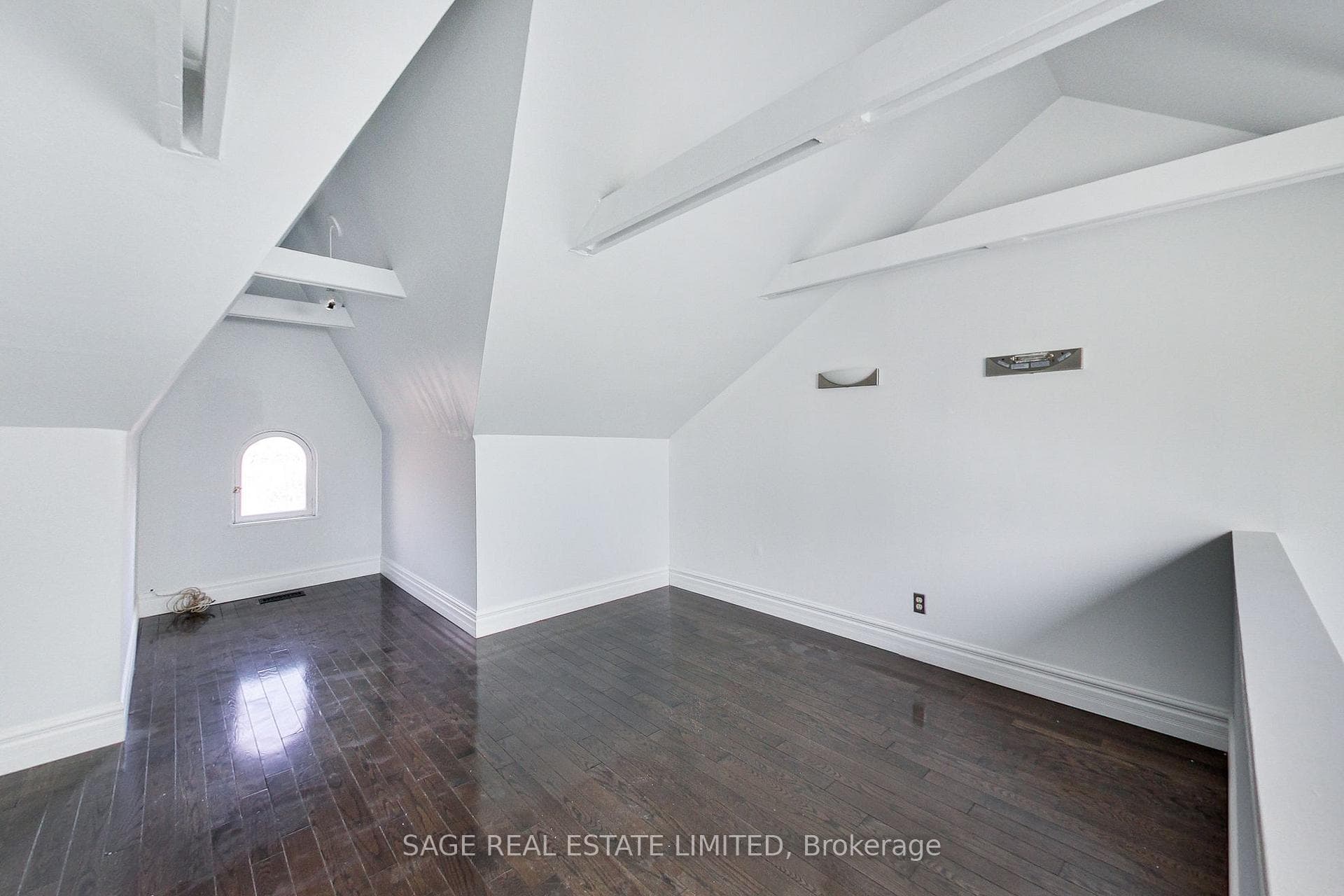 104 Sumach Street photo 24