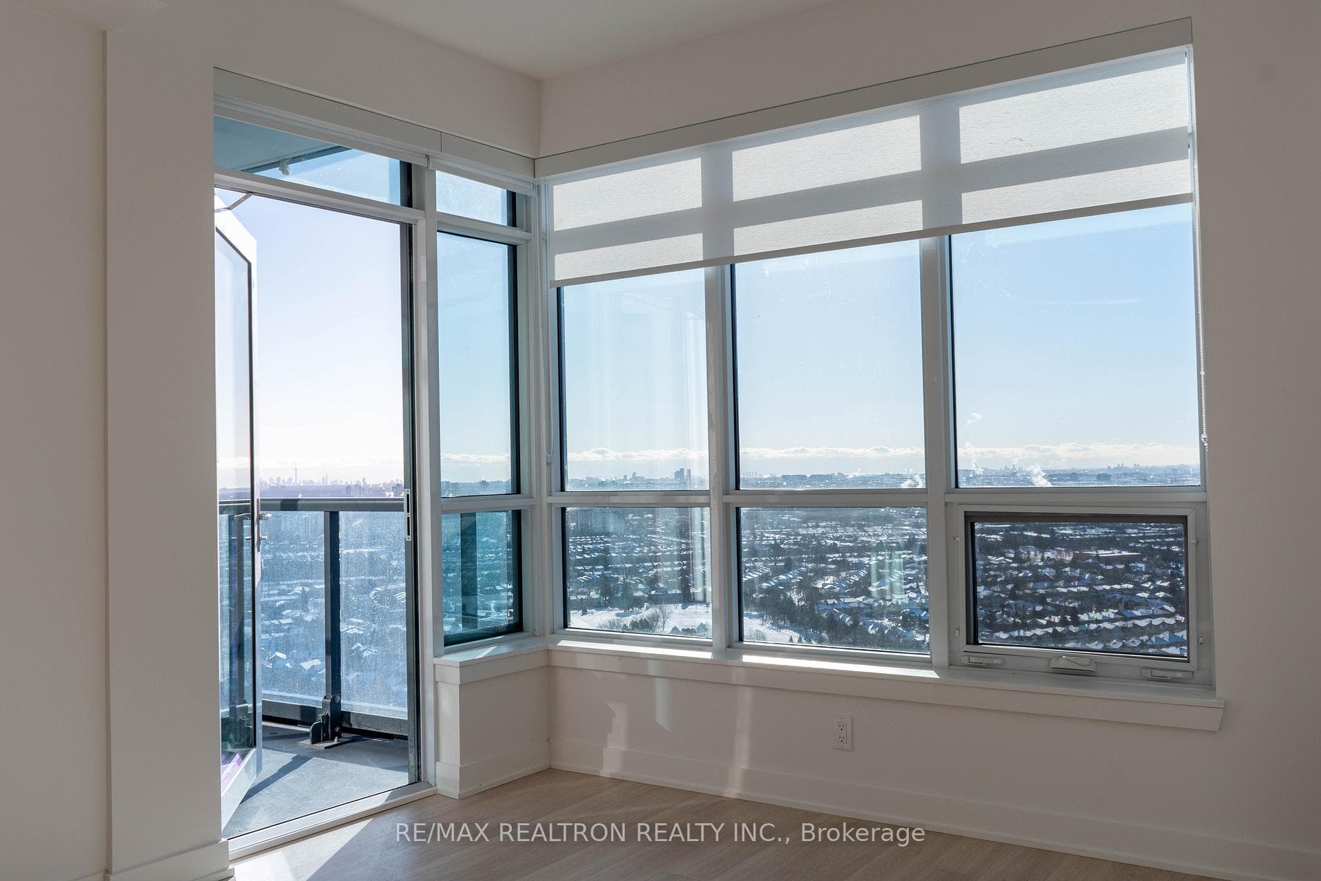 30 Upper Mall Way Unit 3002 photo 4
