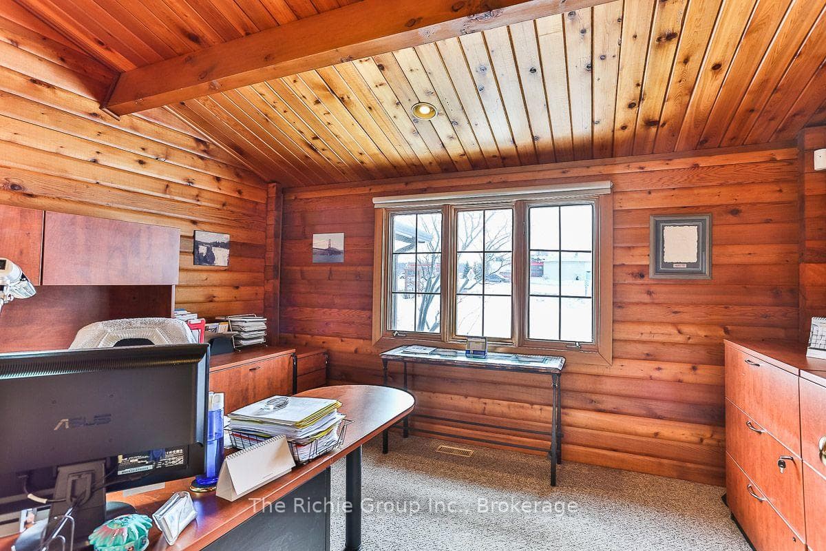 Wolf Office
