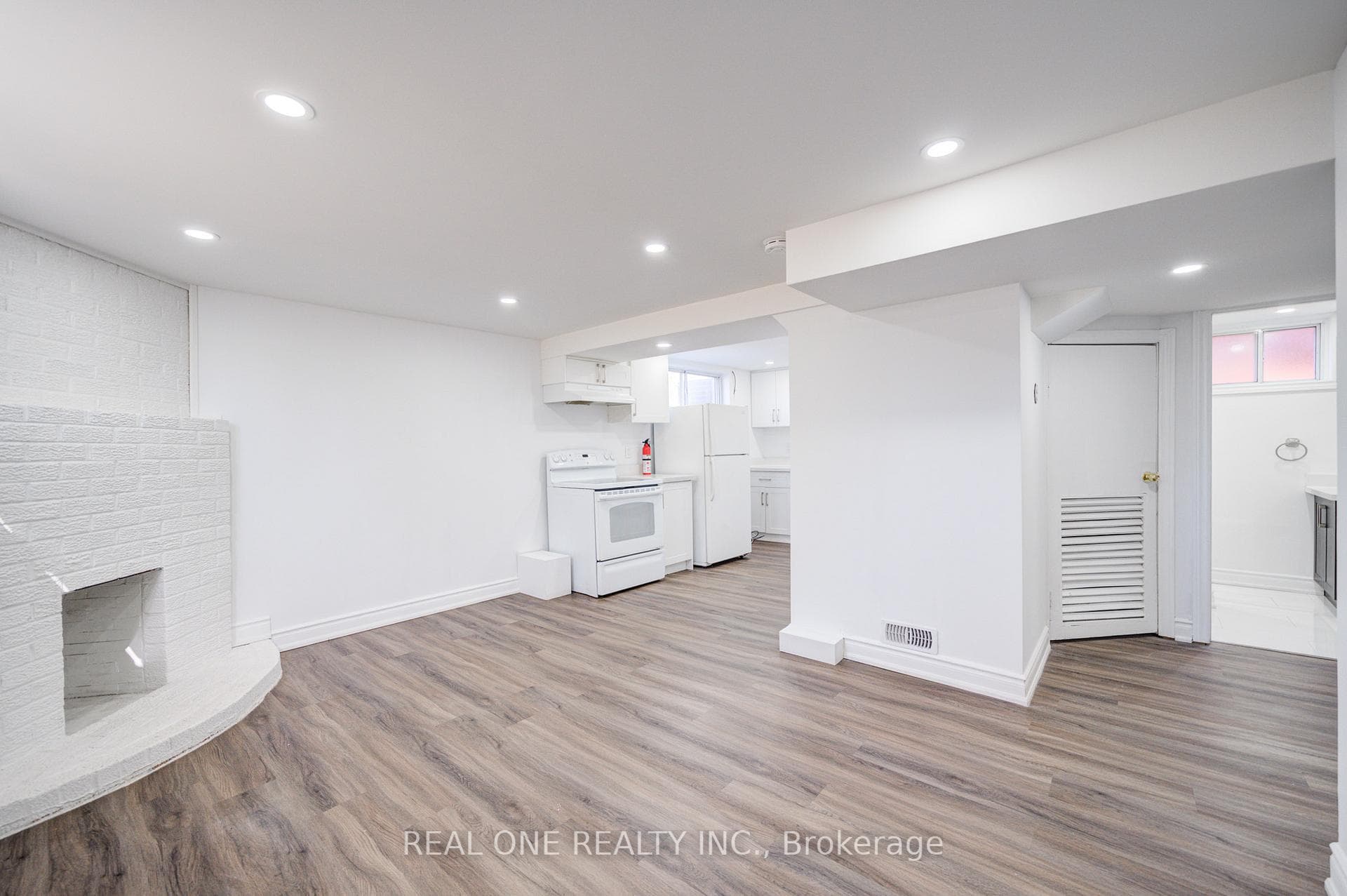 1 Barwell Crescent photo 23