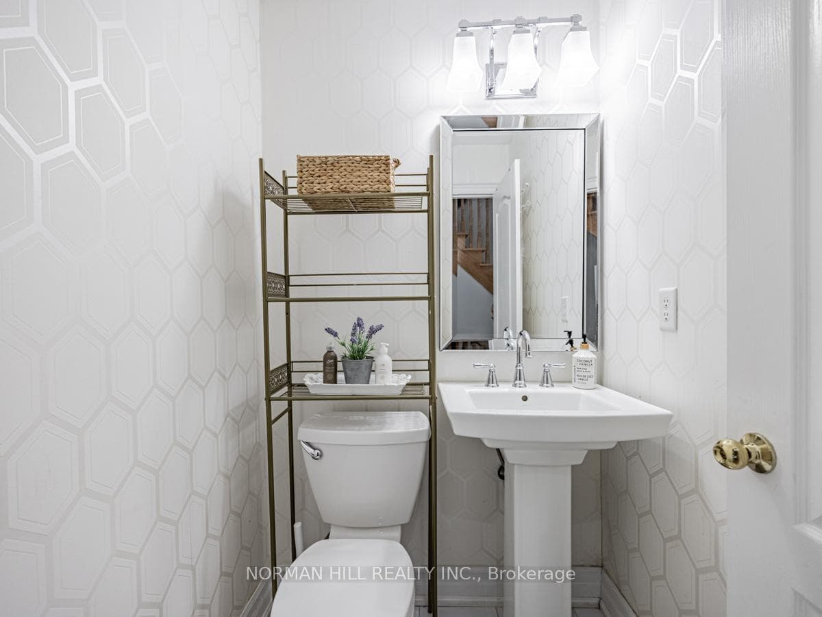 25 Parrotta Drive photo 12
