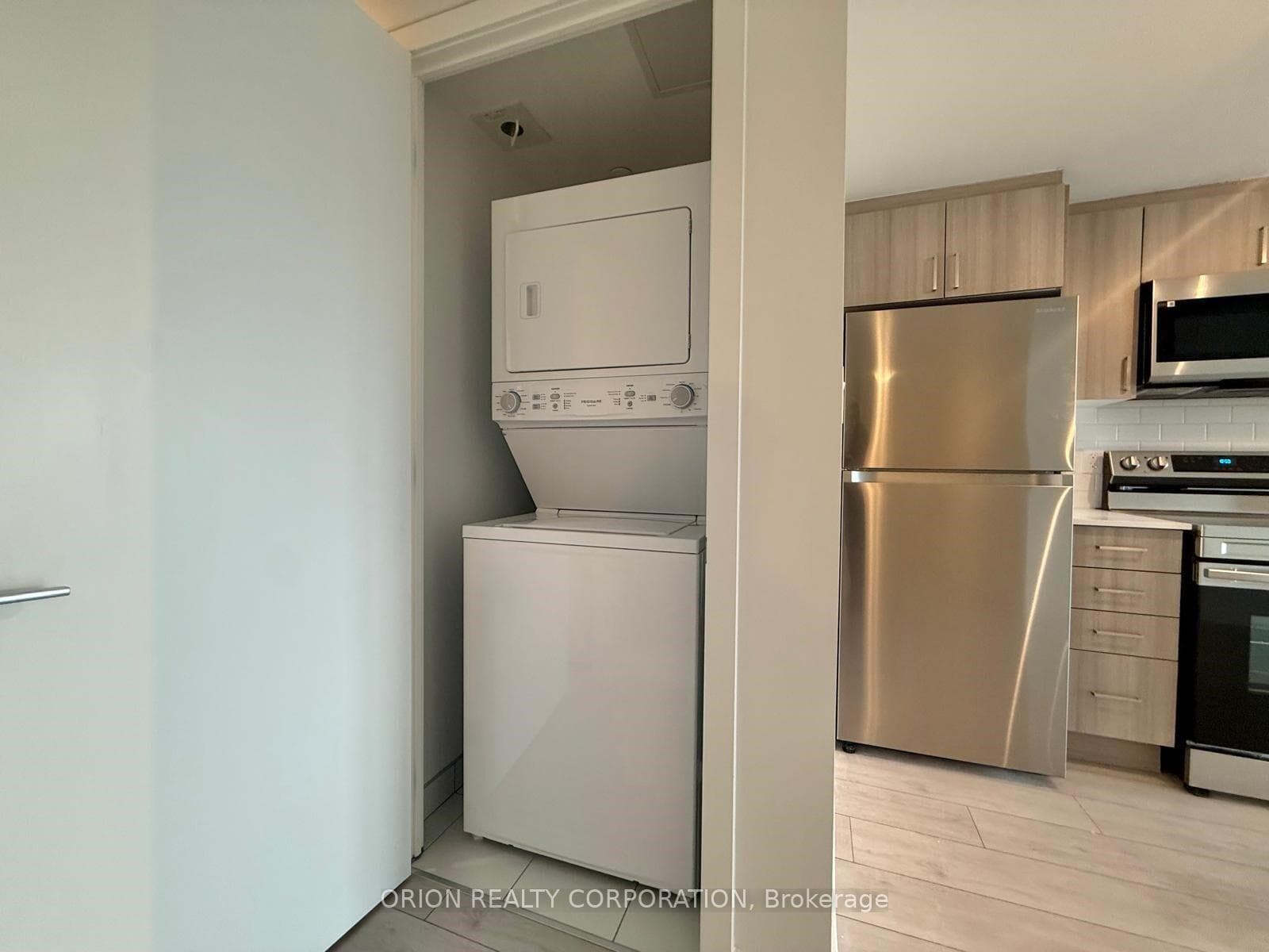 556 Marlee Avenue Unit 426 photo 8