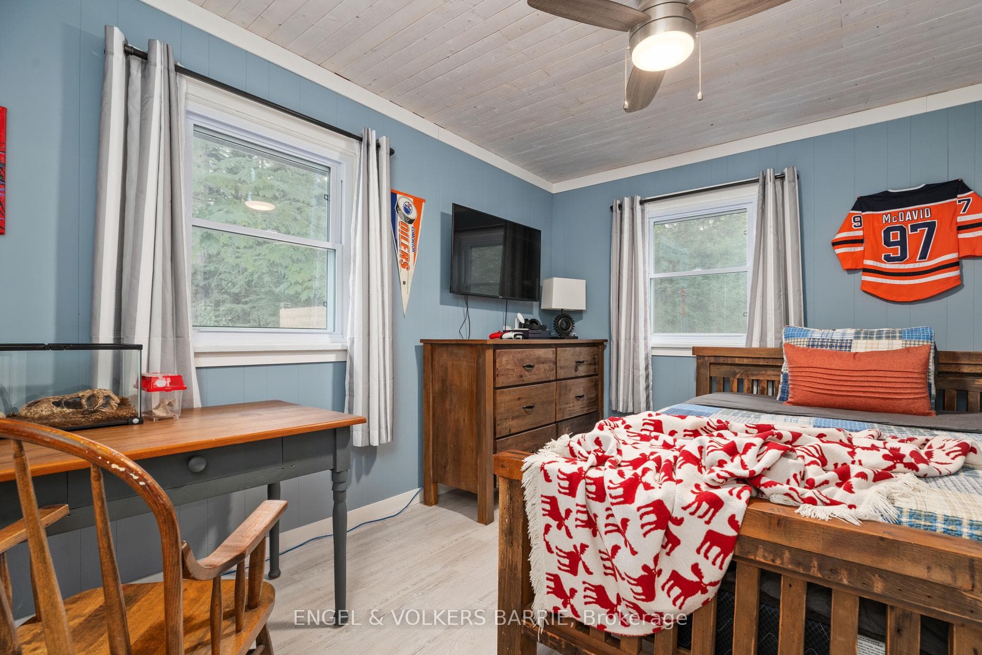 661 Tiny Beaches Road photo 20