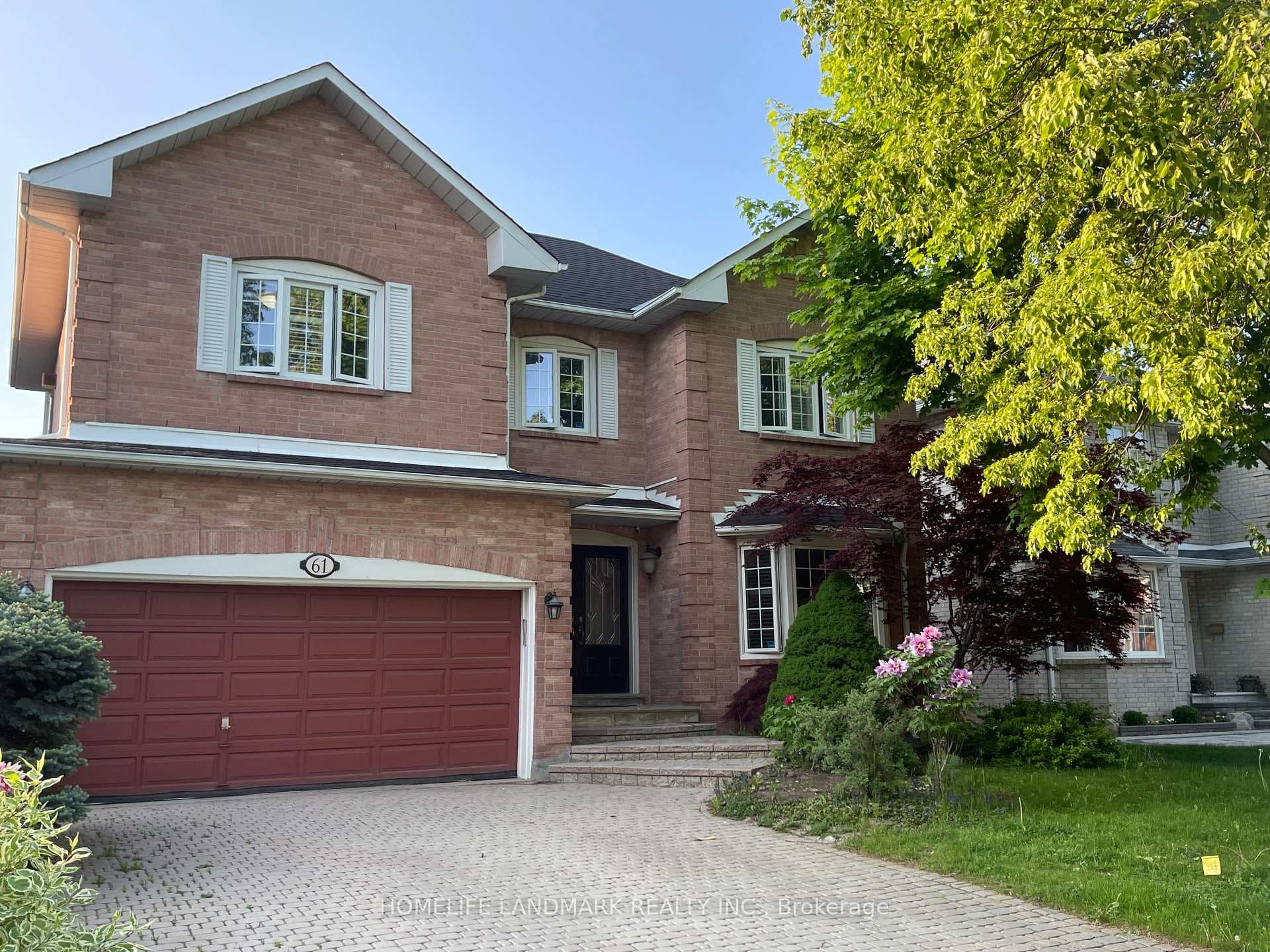 61 Mary Elizabeth Crescent photo 1