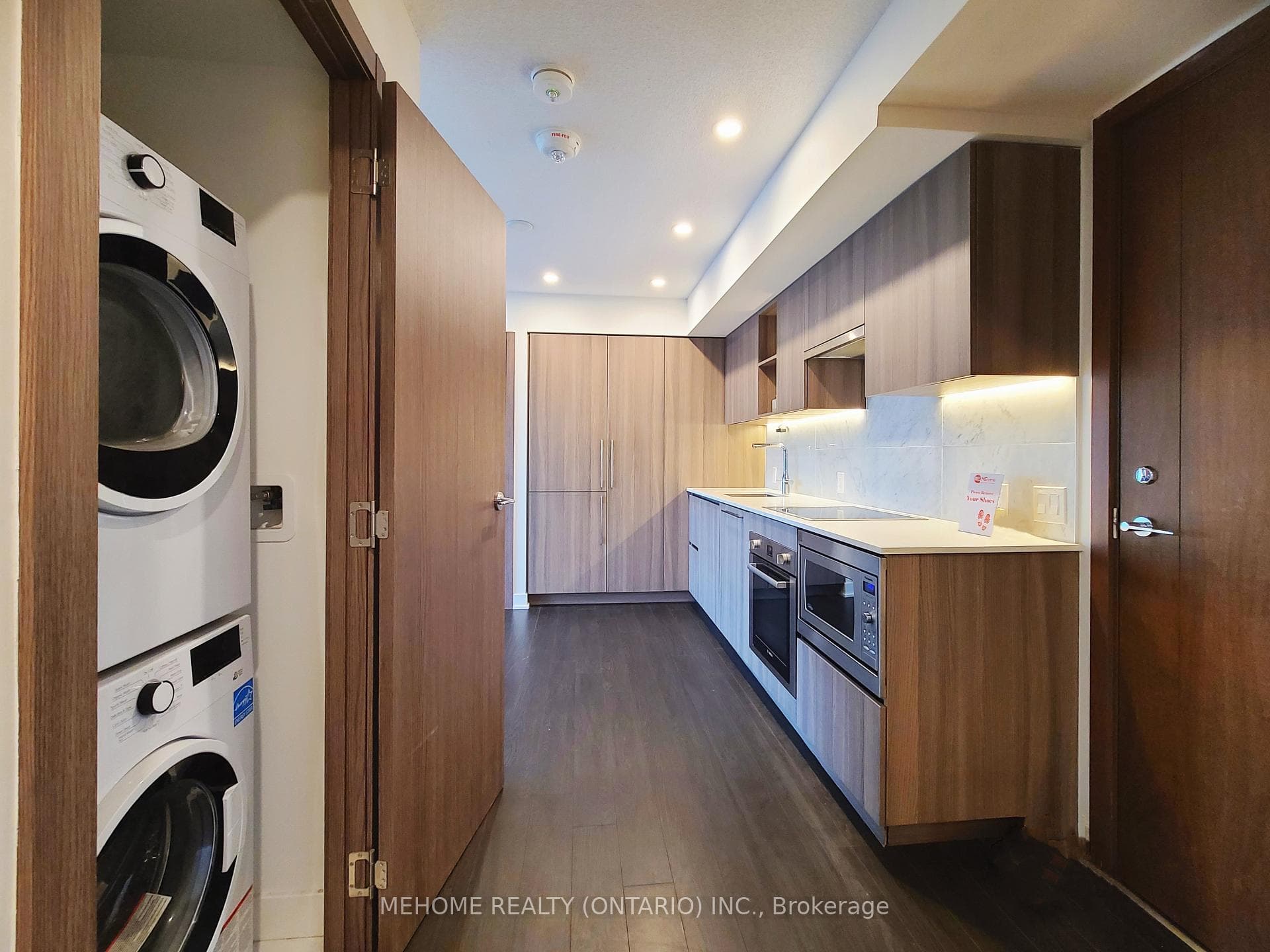 19 Bathurst Street Unit 2305 photo 6