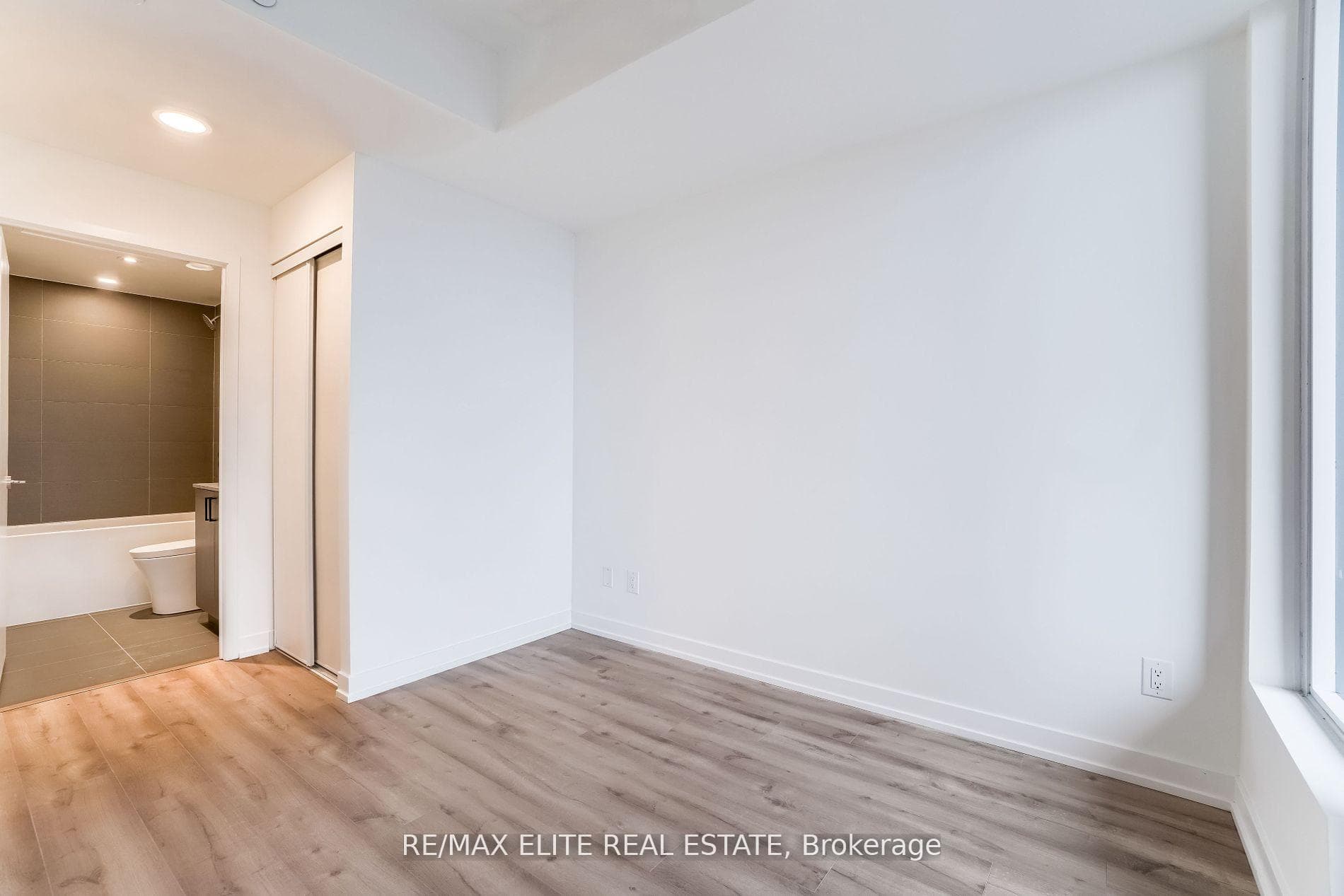 135 East Liberty Street Unit 1003 photo 15