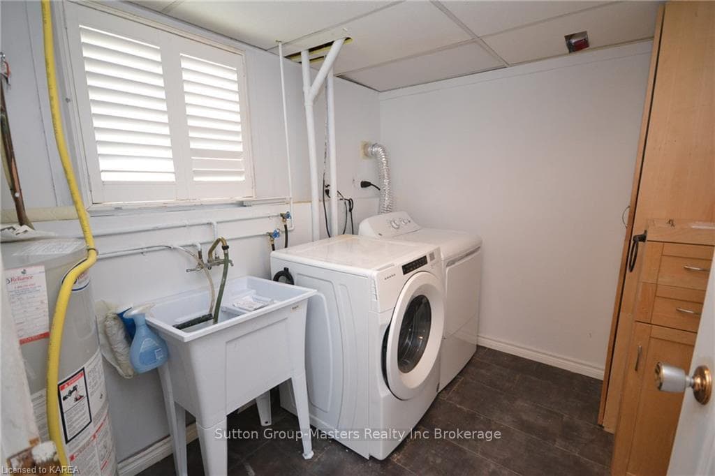 1099 PINEWOOD Place photo 25
