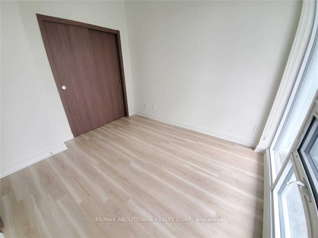 19 Bathurst Street Unit 2701 photo 9