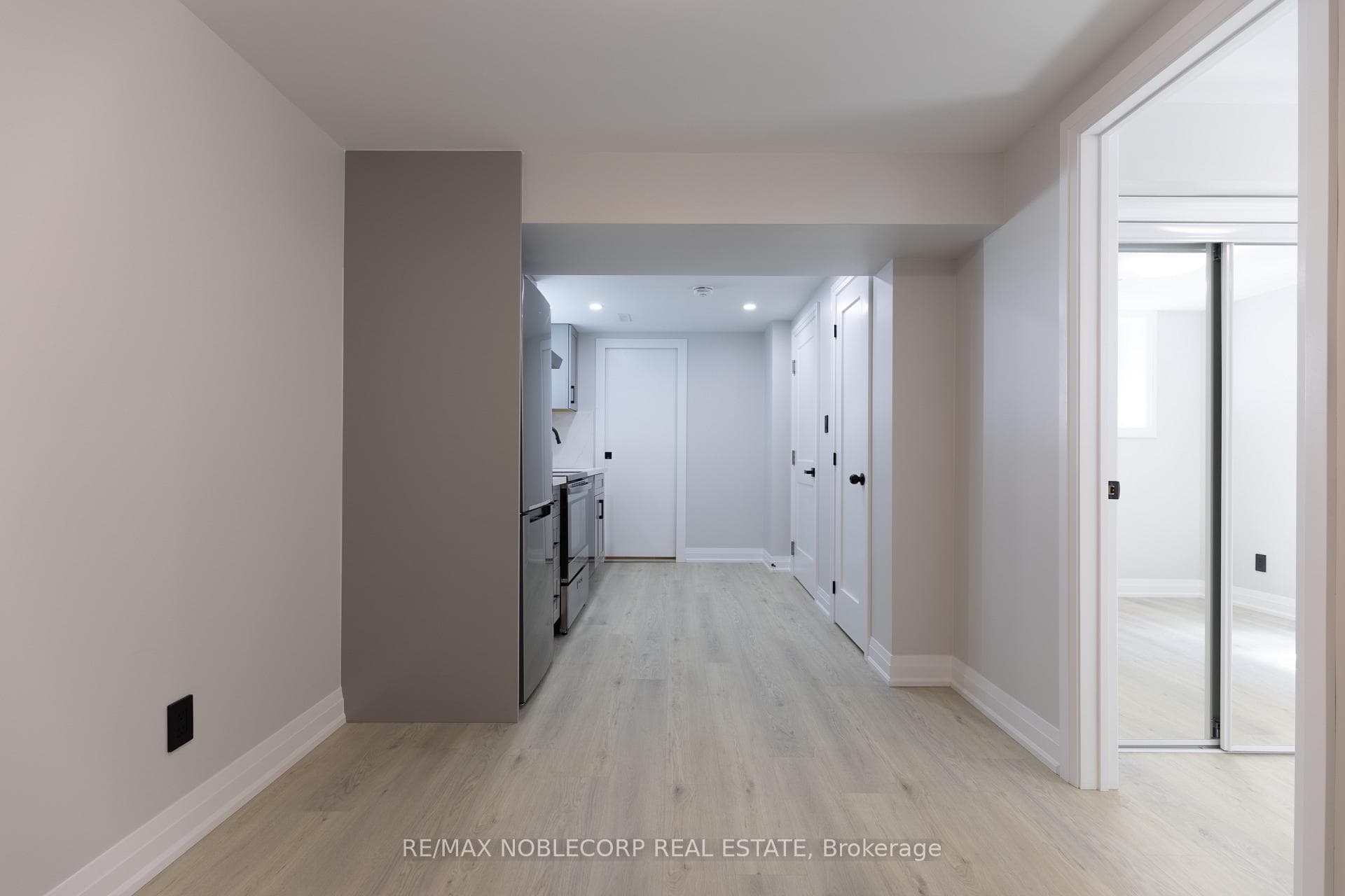 789 Candaras Street photo 17