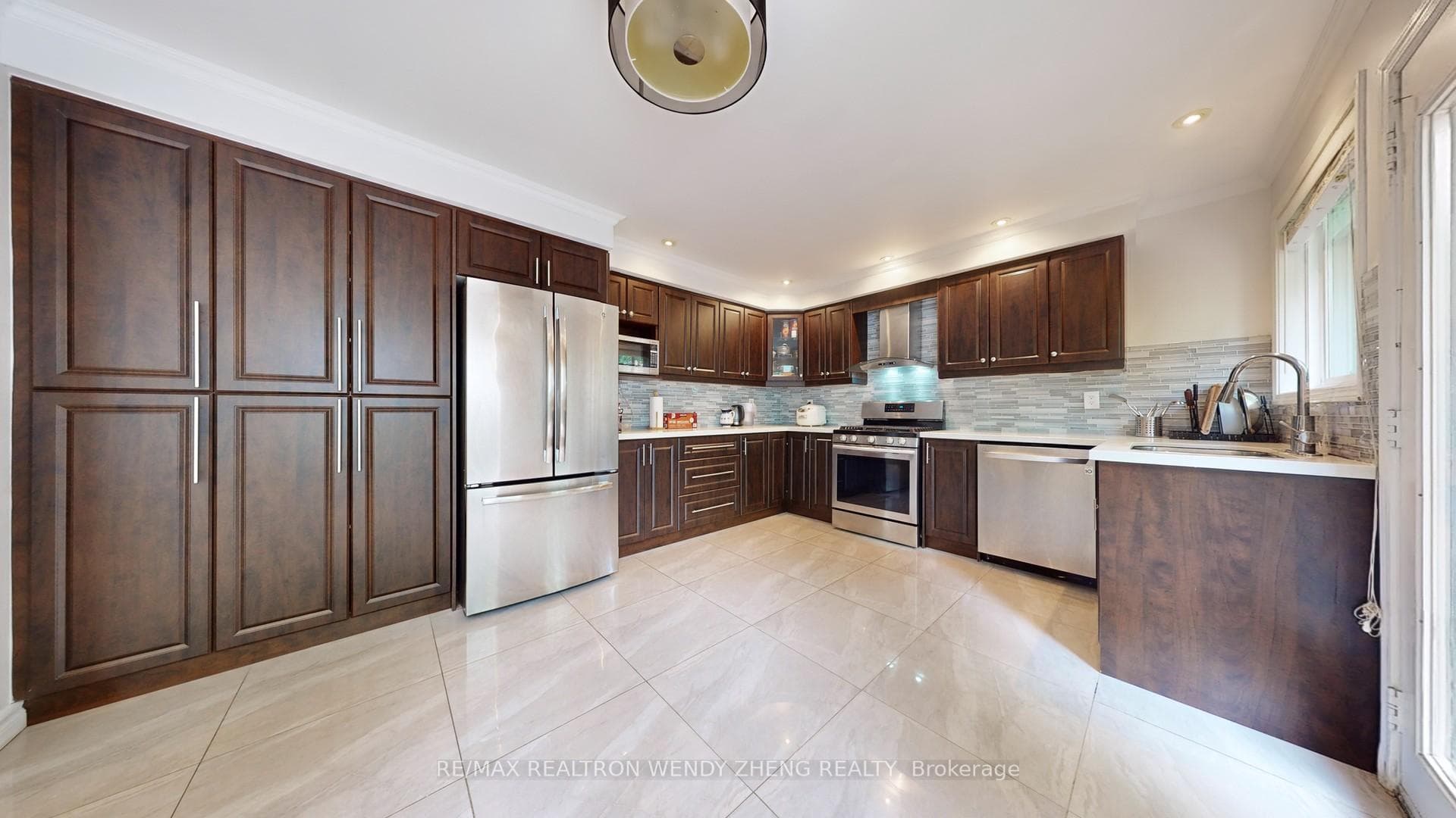 2293 Oakhaven Drive photo 8