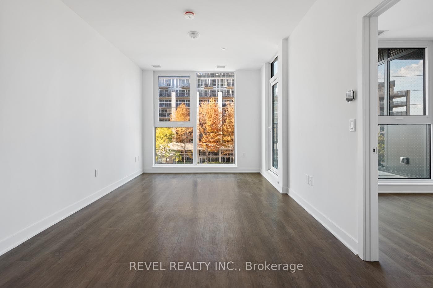 1037 The Queensway N/A Unit 224 photo 12