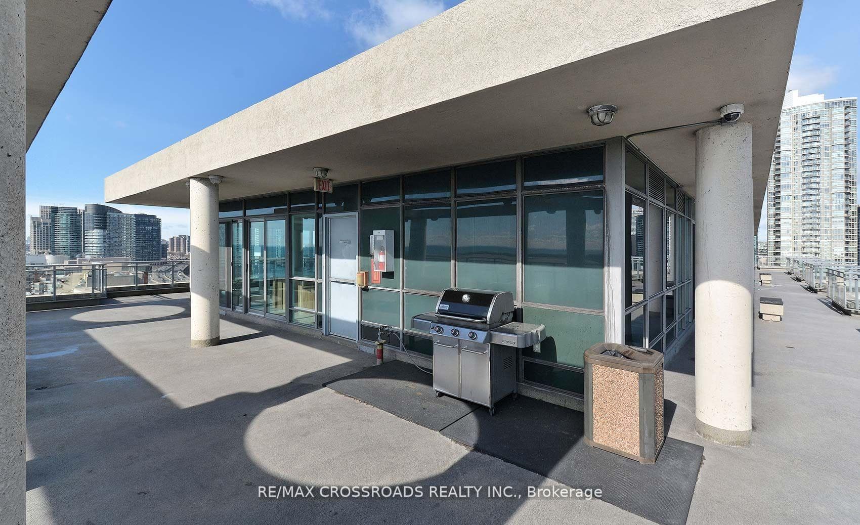 410 Queens Quay Unit 208 photo 26