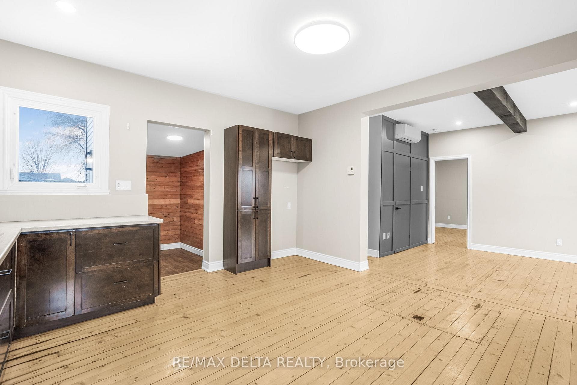 Main floor unit