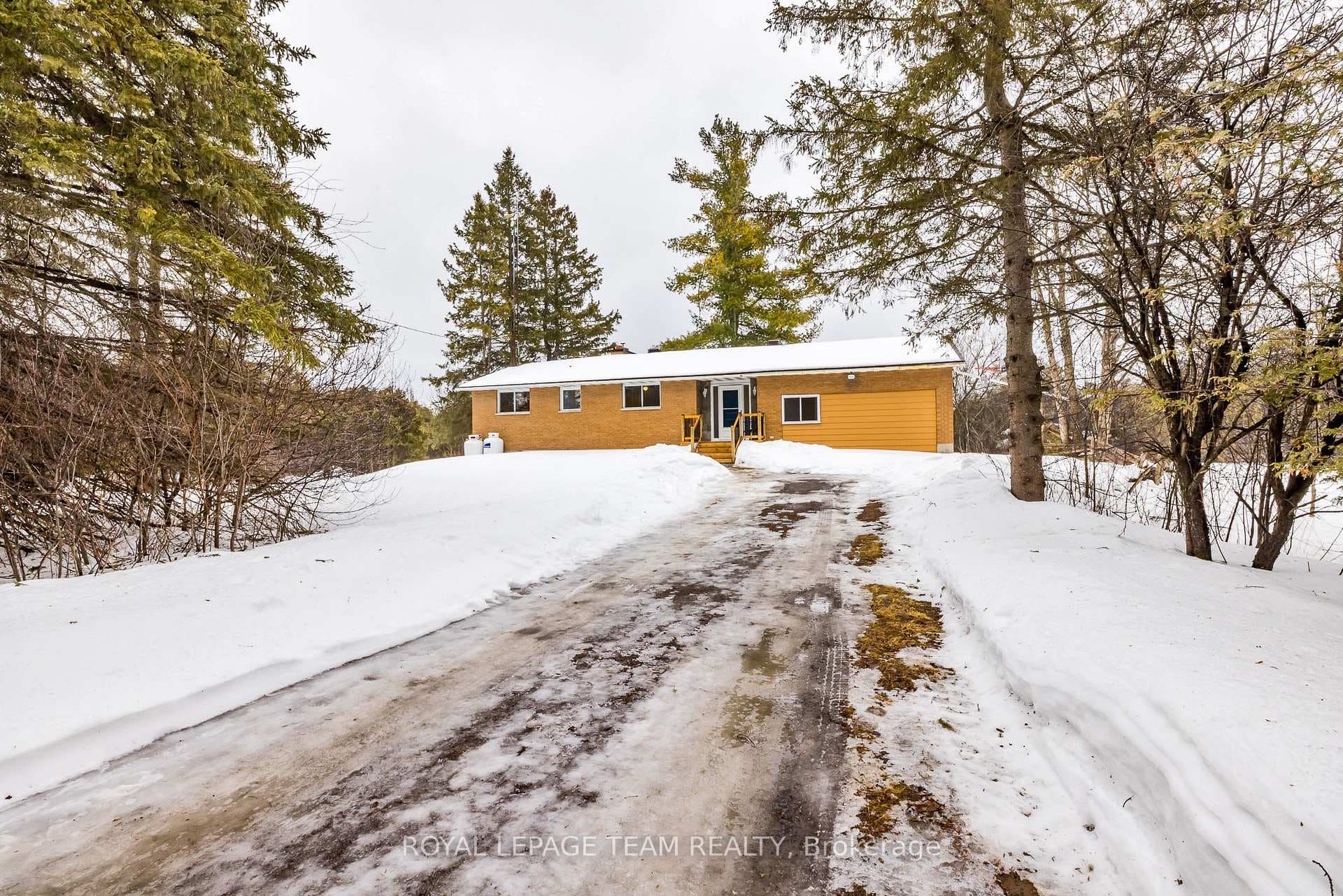 7069 Gallagher Road photo 2