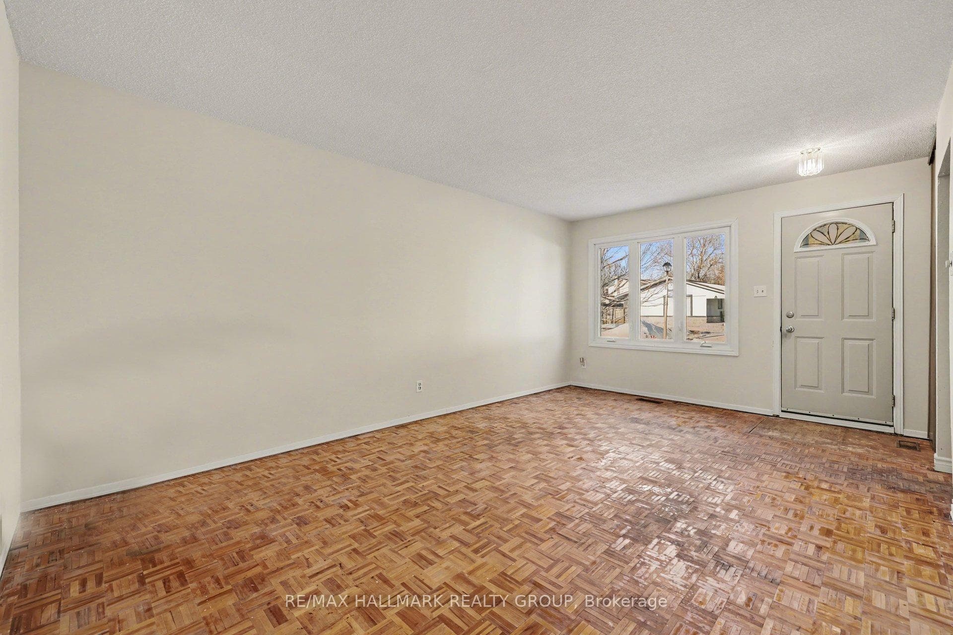31 Dundegan Drive photo 4