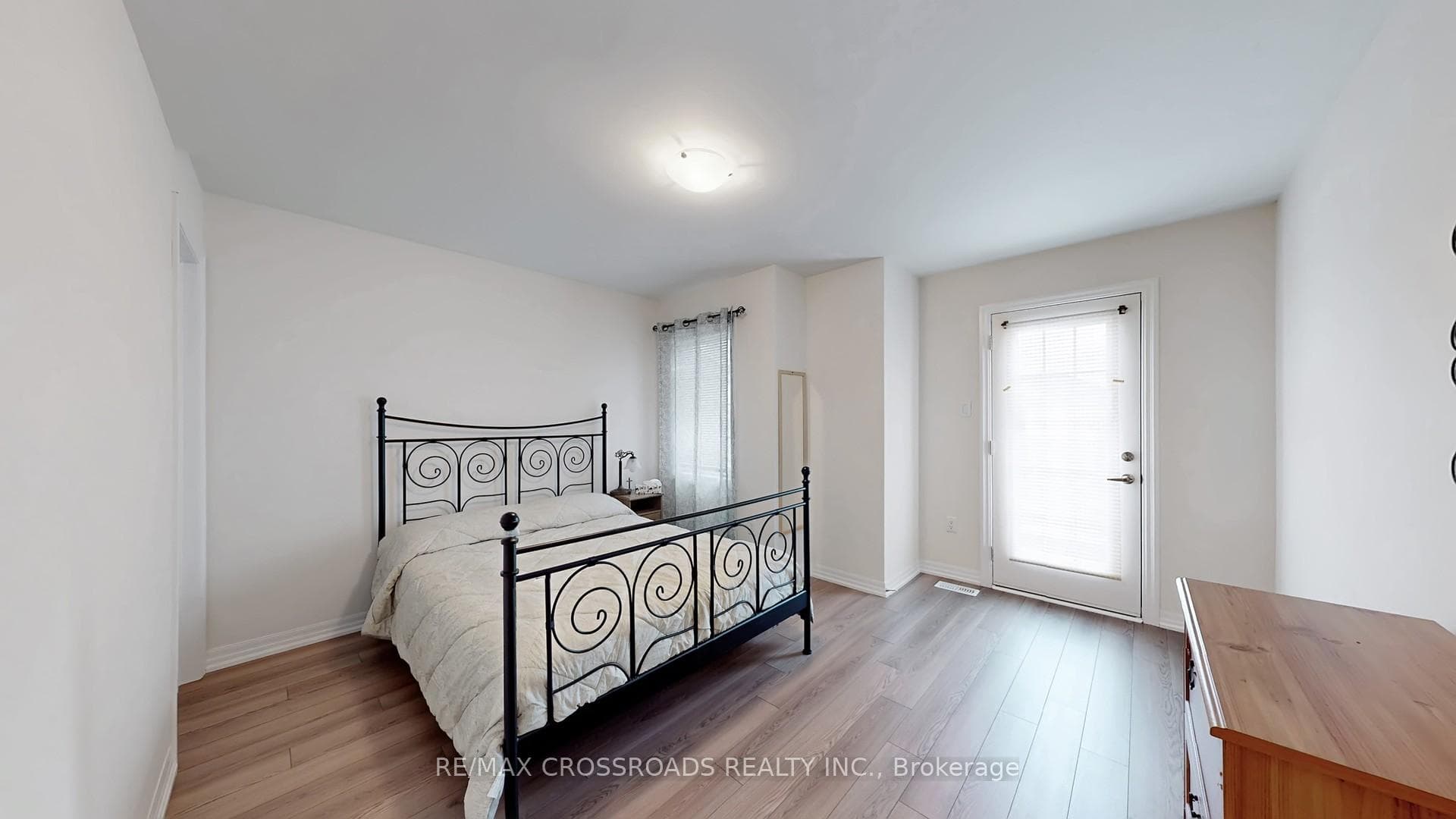 56 Dominion Crescent photo 30