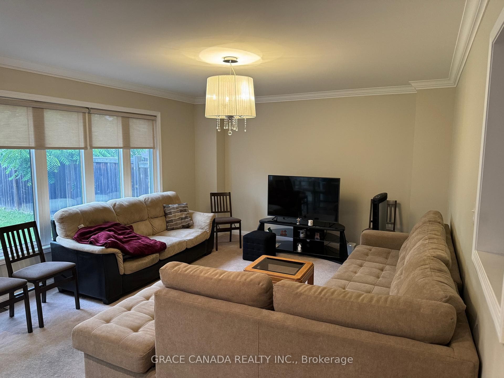 10 Kidd Crescent photo 7