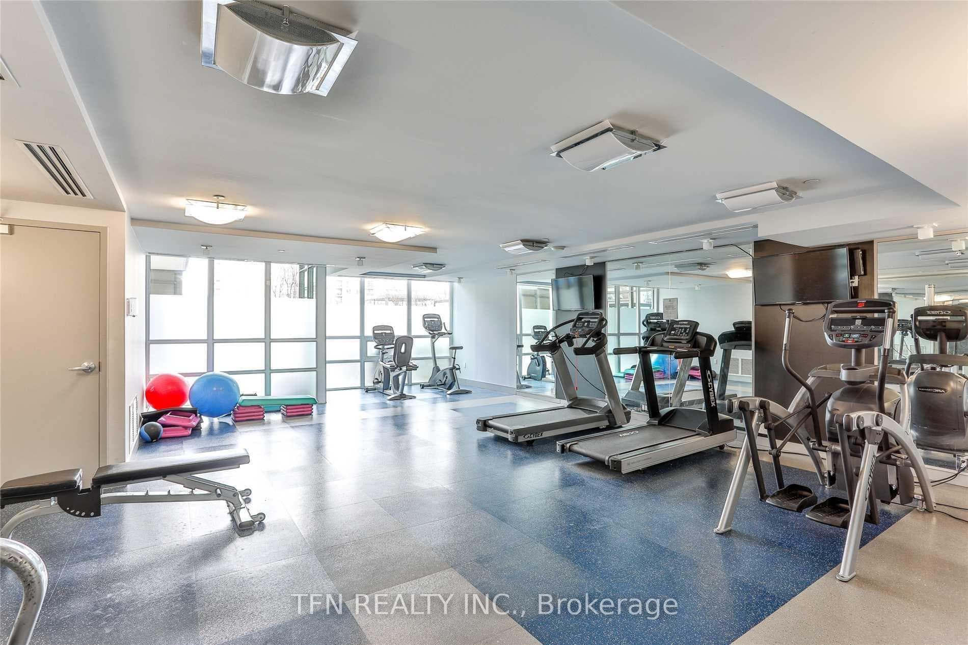 8 Fieldway Road Unit 401 photo 17