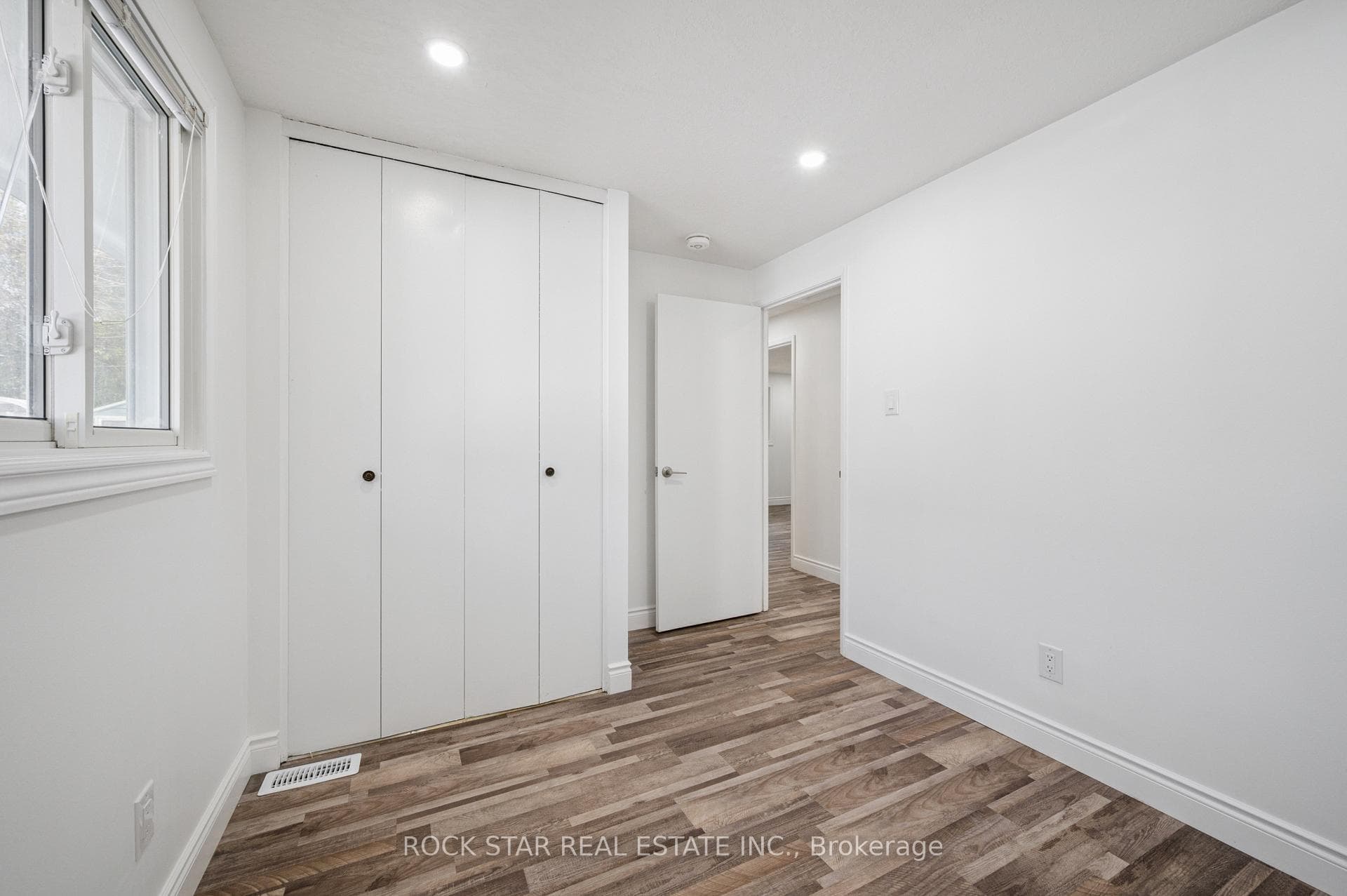 118 Selkirk Drive photo 13
