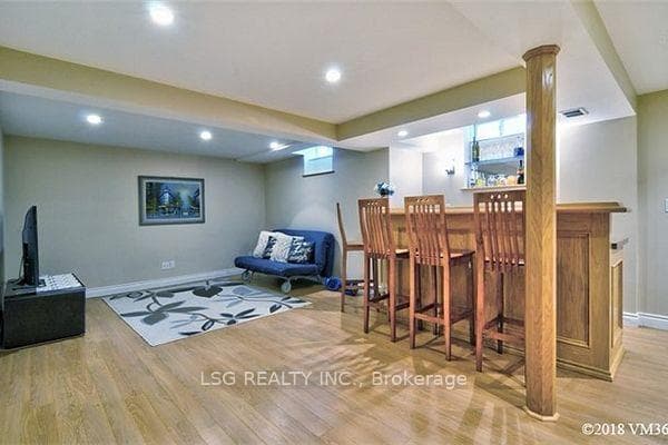 20 Hollidge Boulevard photo 18
