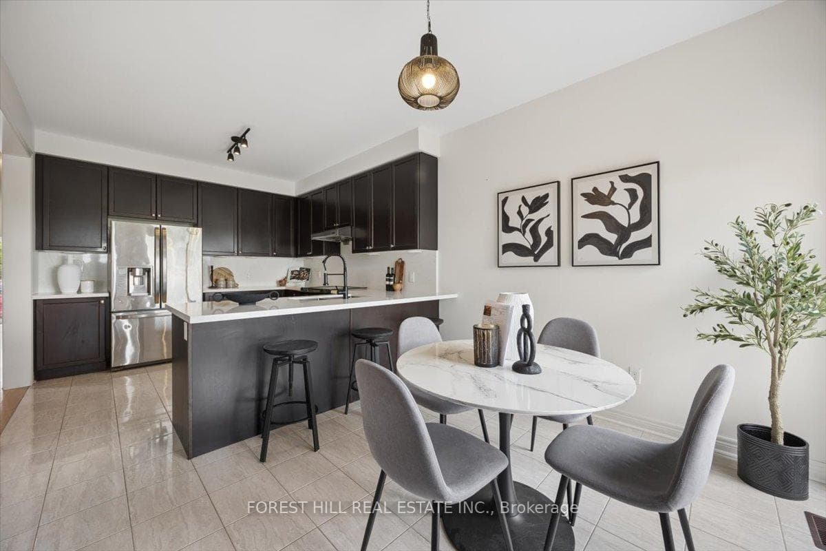187 Armstrong Crescent photo 17