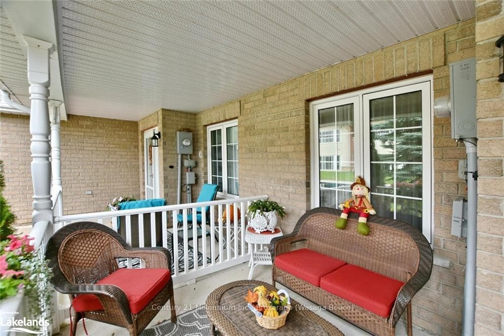 138 MEADOW Lane photo 3