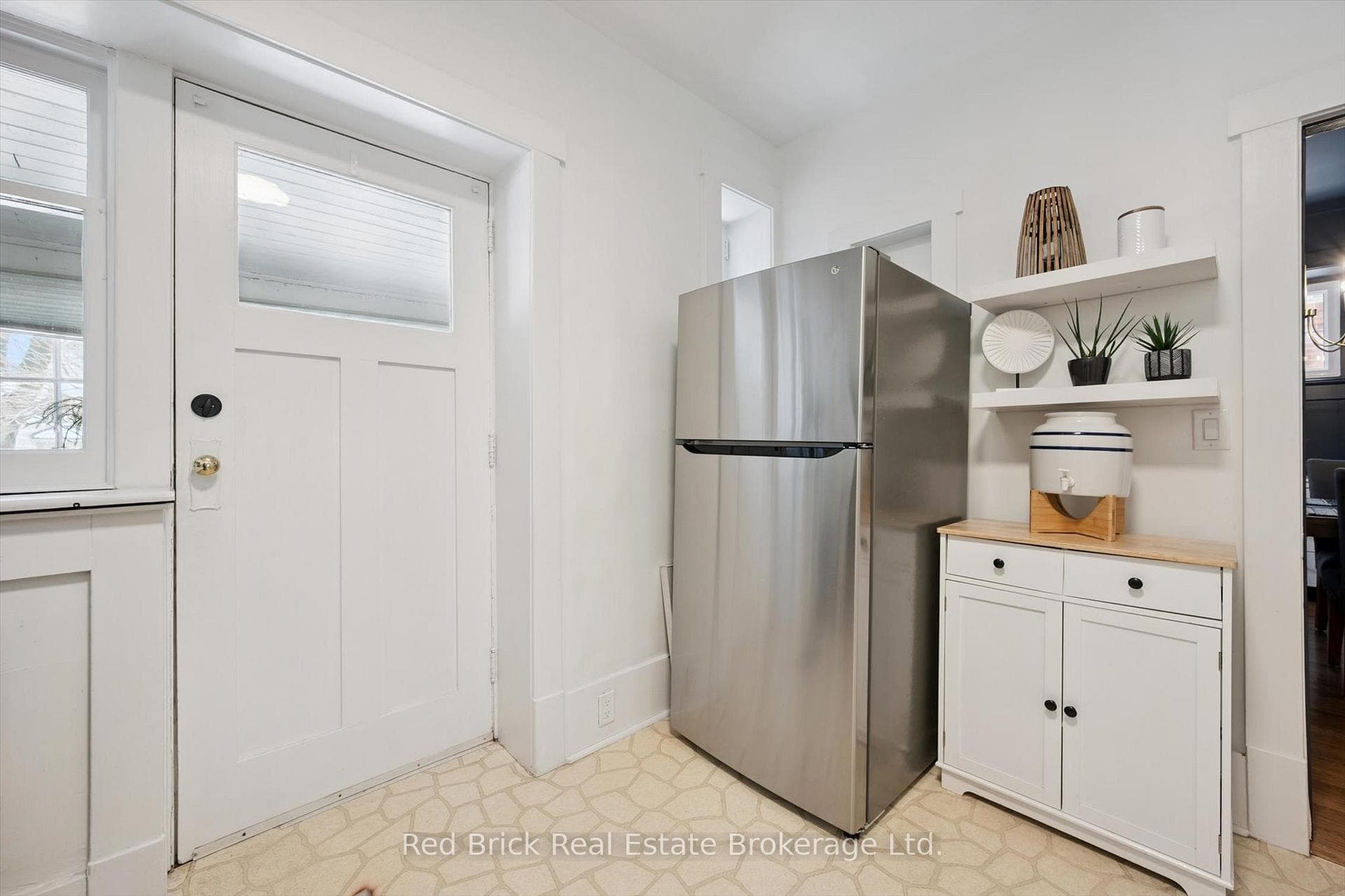 32 ERAMOSA Road photo 16