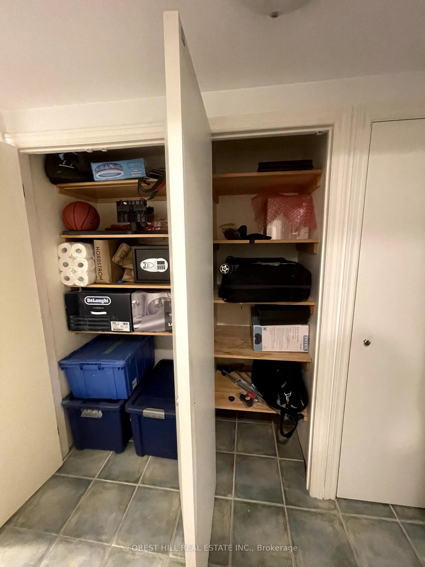 built in shelves
