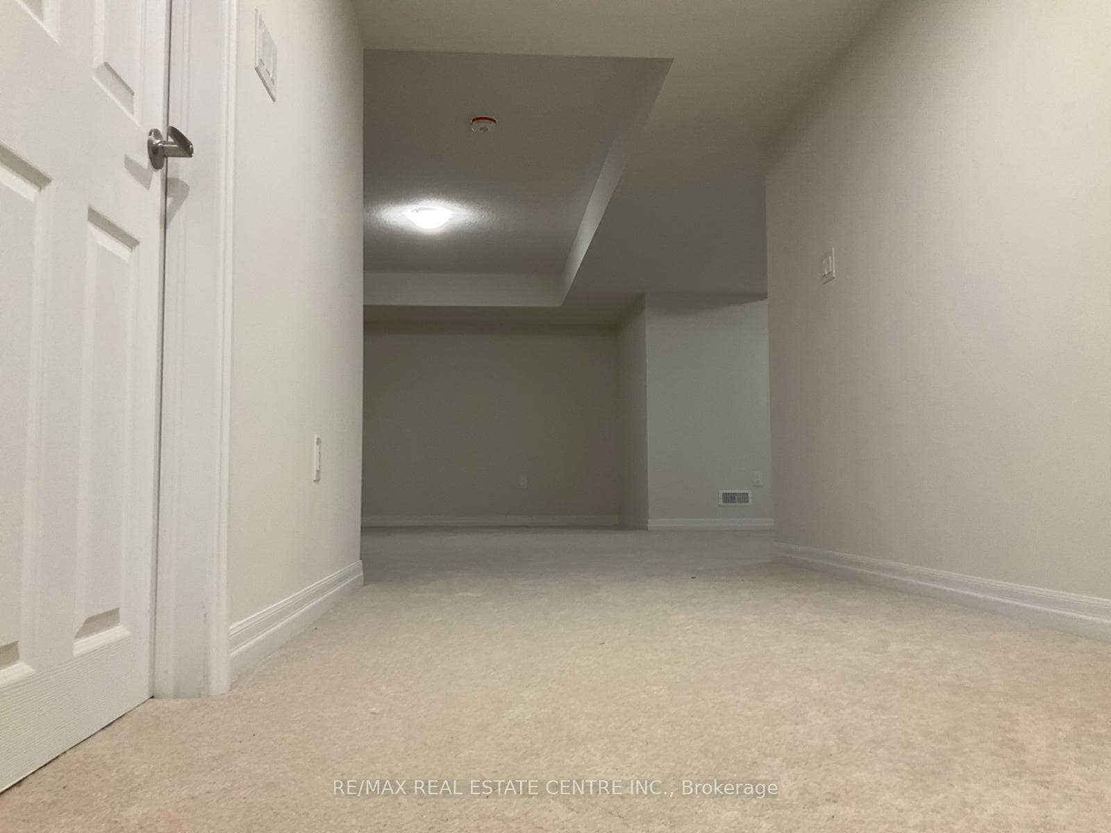 19 Northrop Avenue photo 17