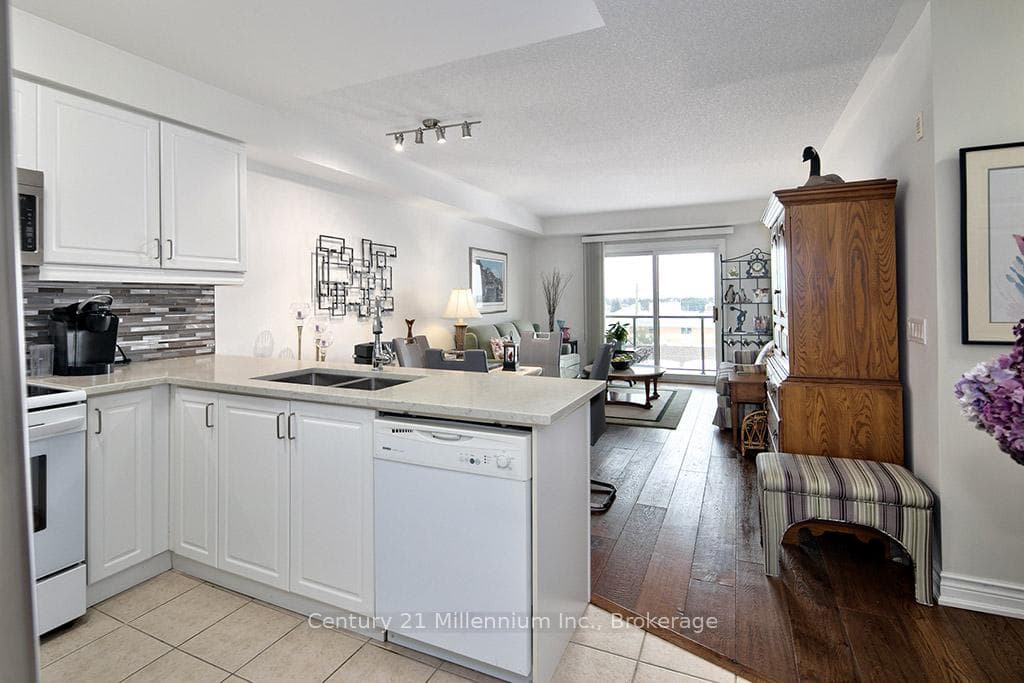 91 Raglan Street Unit 404 photo 11