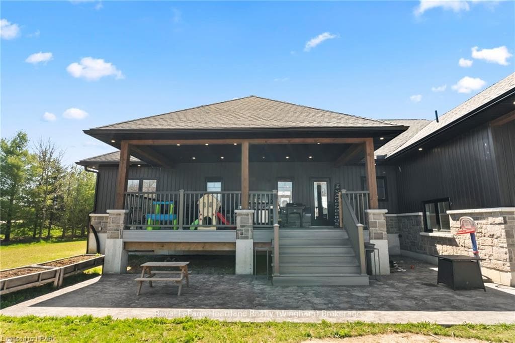 51 HIGHLAND Road photo 38