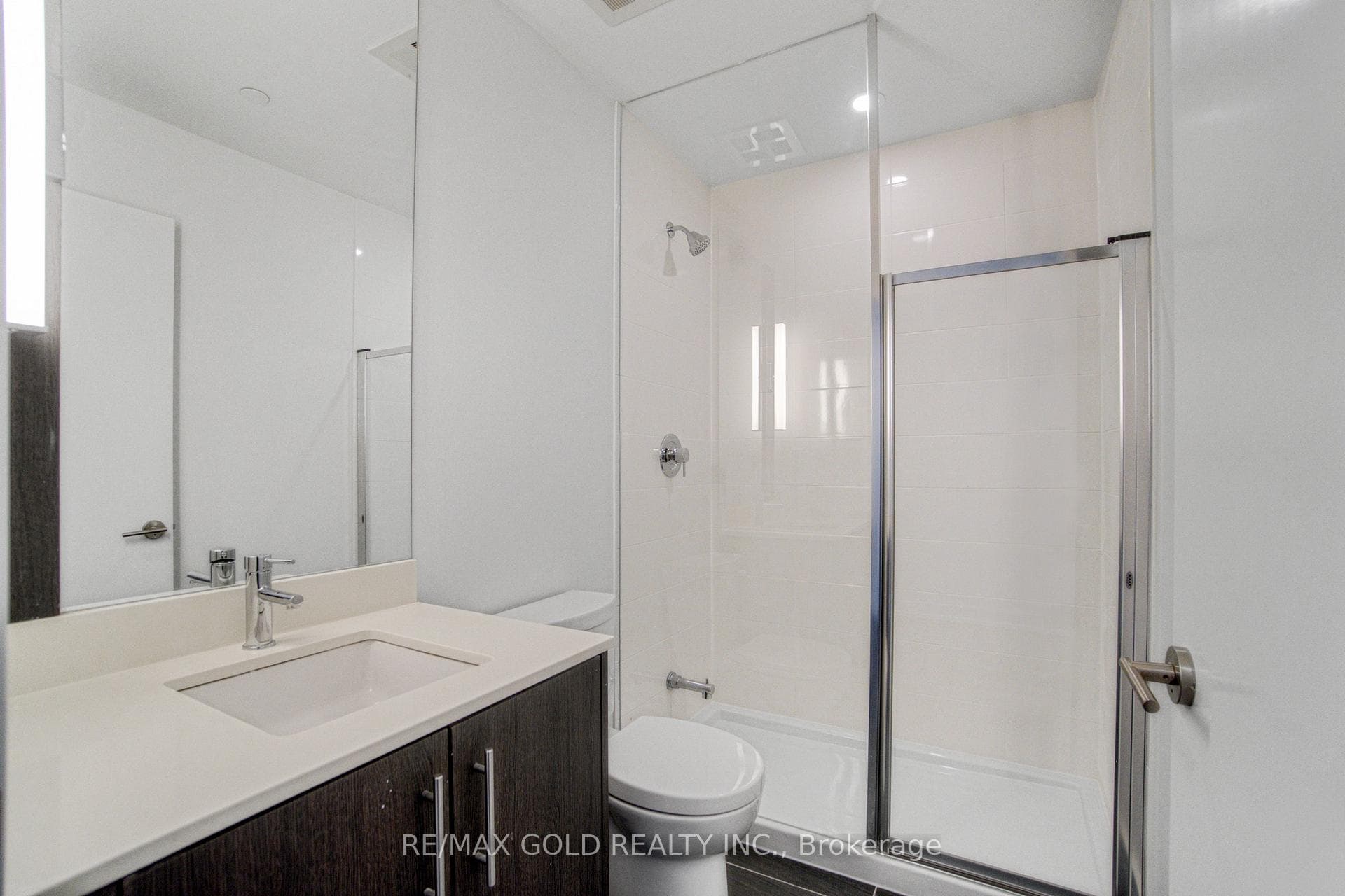 225 Veterans Drive Unit 201 photo 11