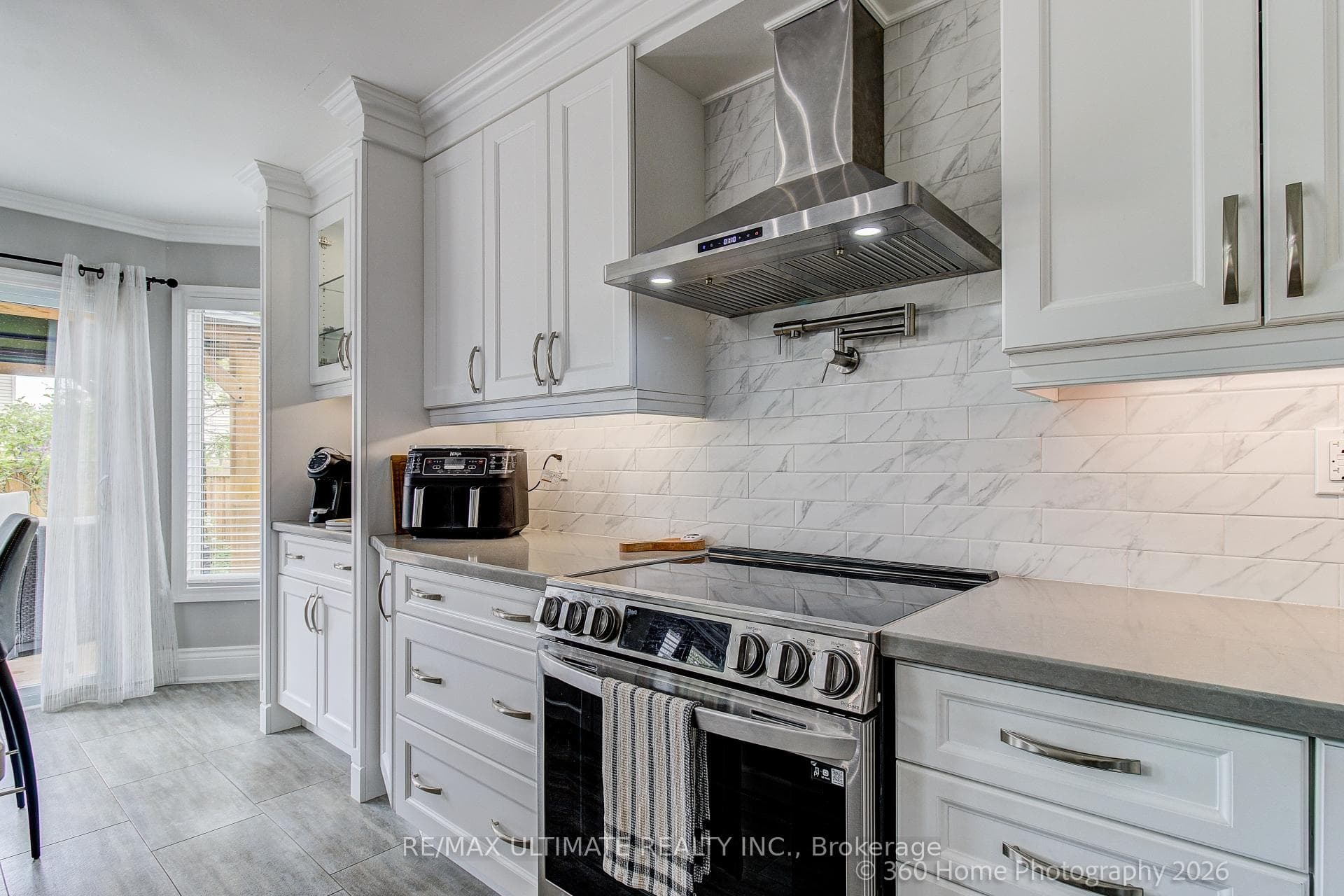 23 Windham Crescent photo 6