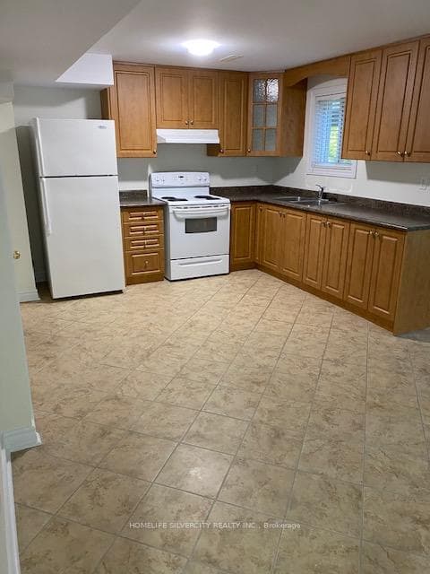 2433 Whitehorn Drive photo 7