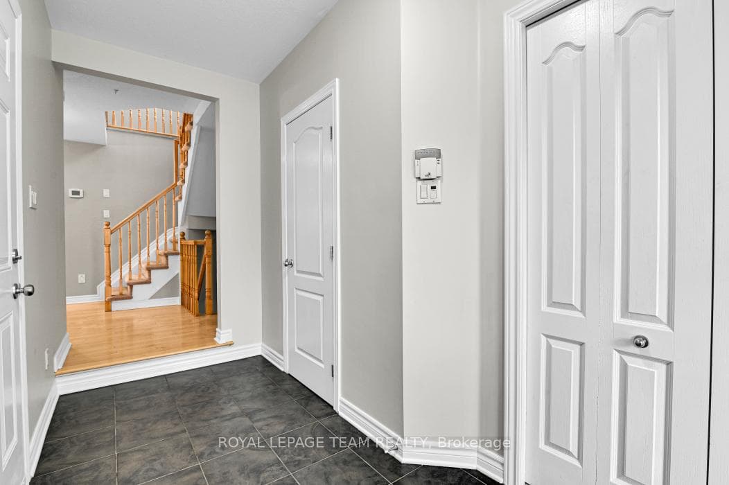 87 SELHURST Avenue photo 4
