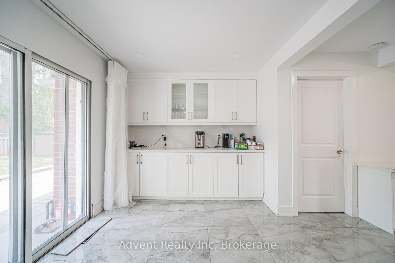 95 Pringle Avenue photo 13