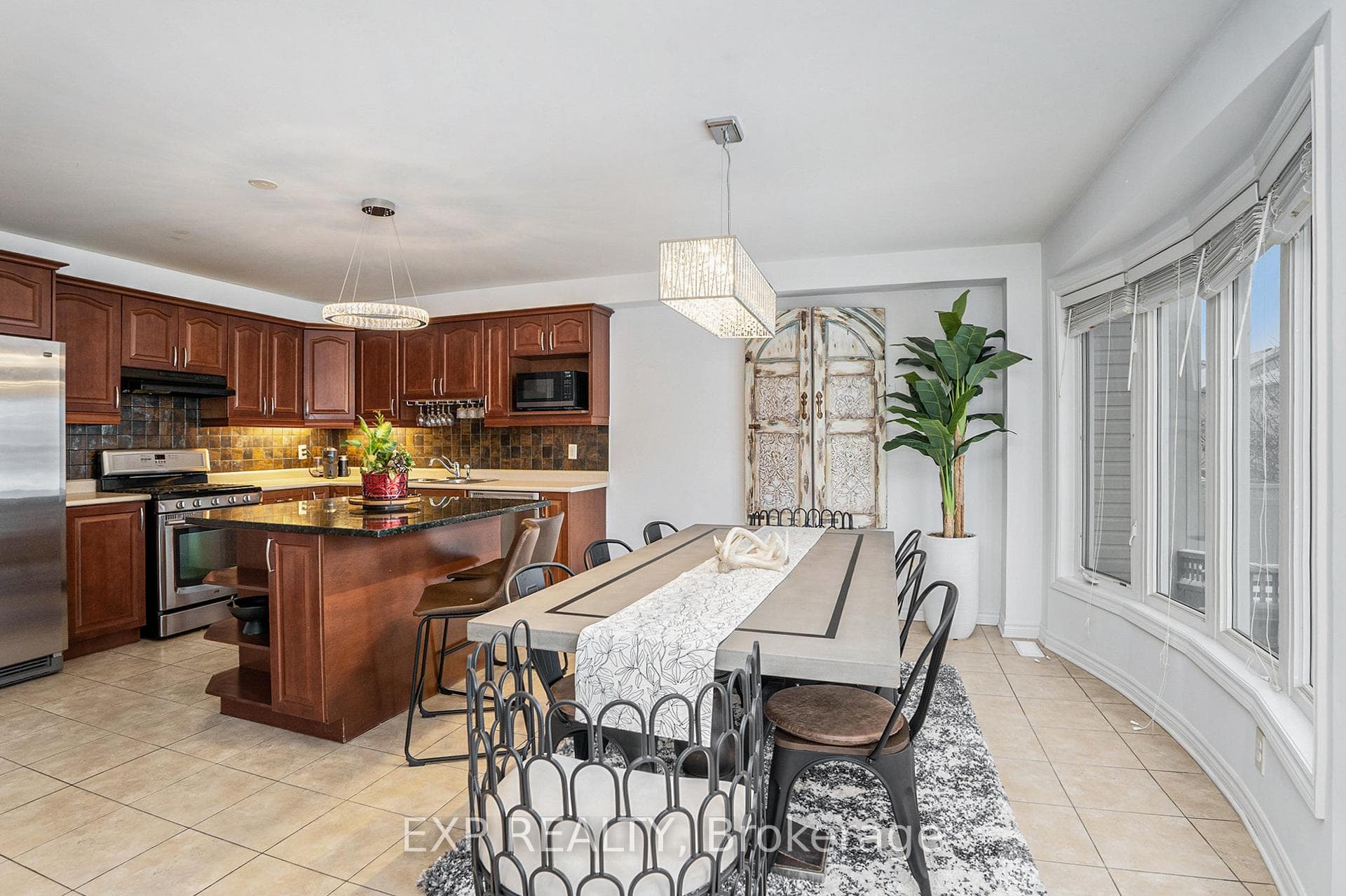 2806 GRAND CANAL Street photo 7