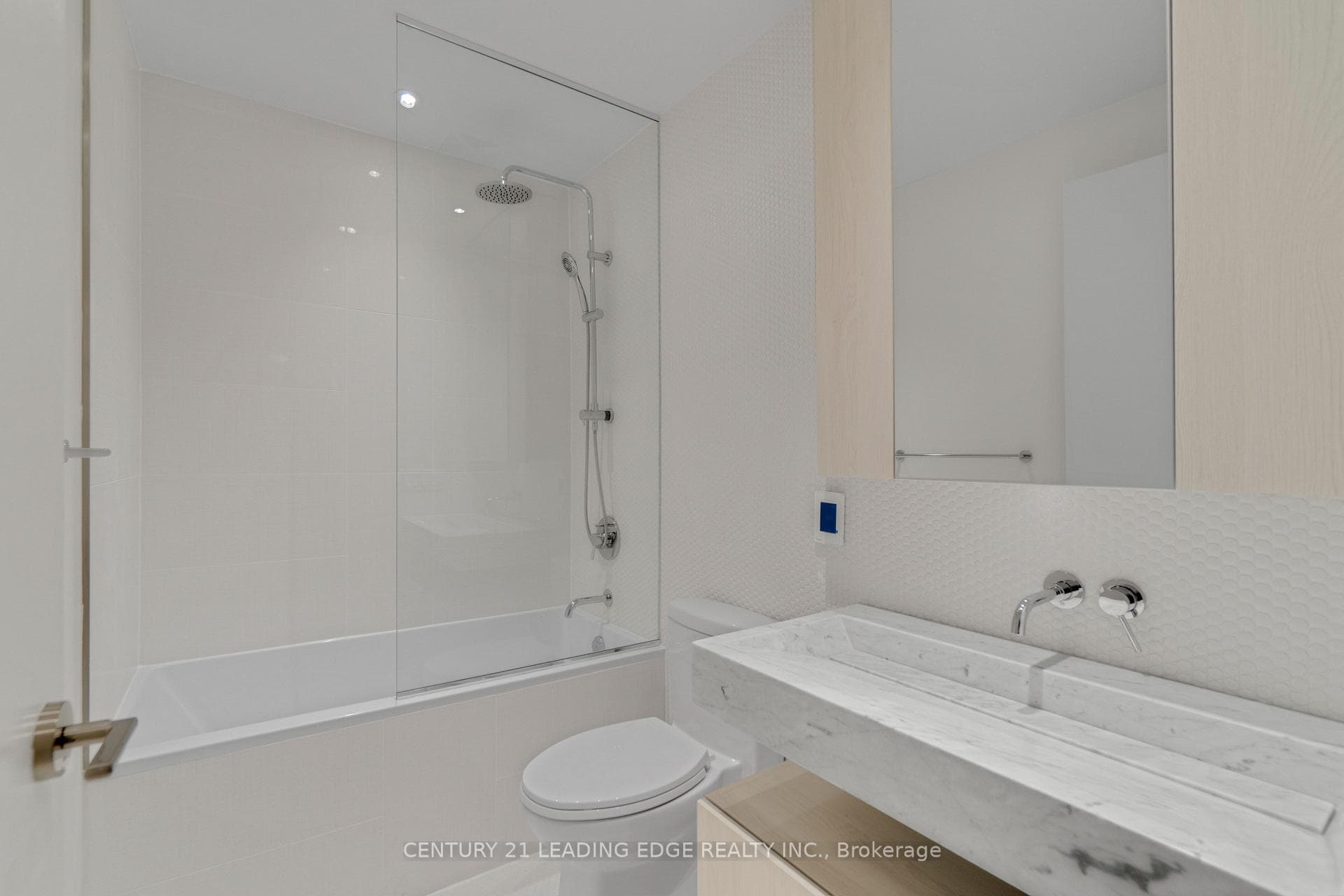 11 Yorkville Avenue Unit 3810 photo 29