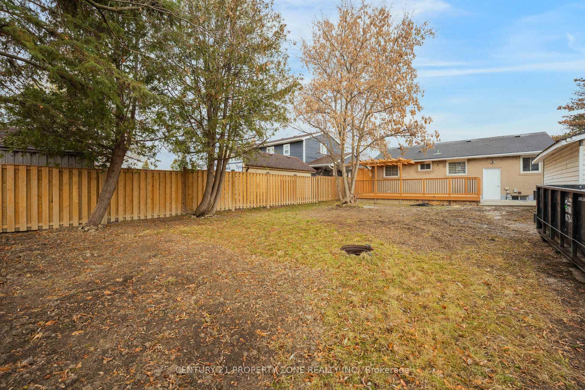 187 Martha Crescent photo 44
