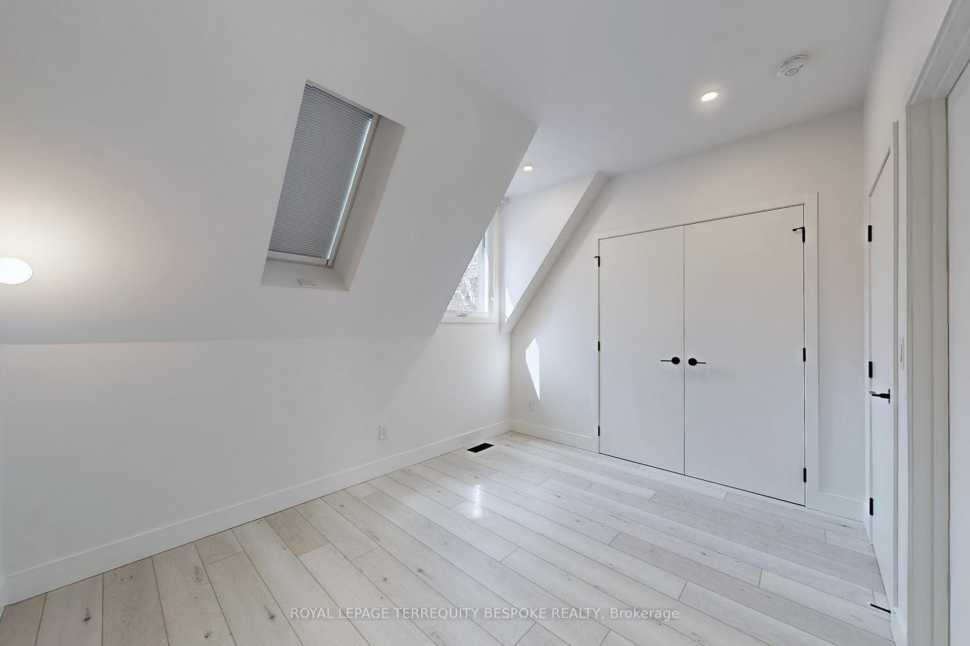 363 Euclid Avenue Unit Laneway photo 29