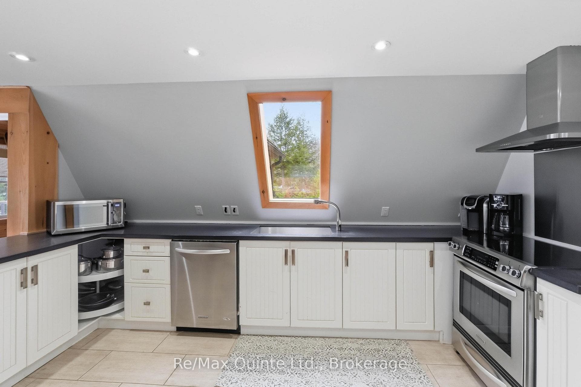 203 Faradale Drive photo 7