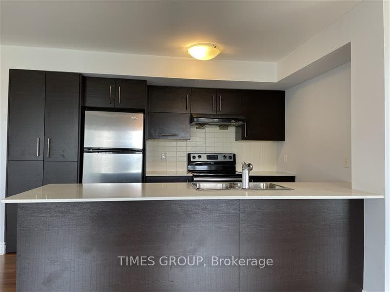 253 South Park Road Unit 705 photo 5