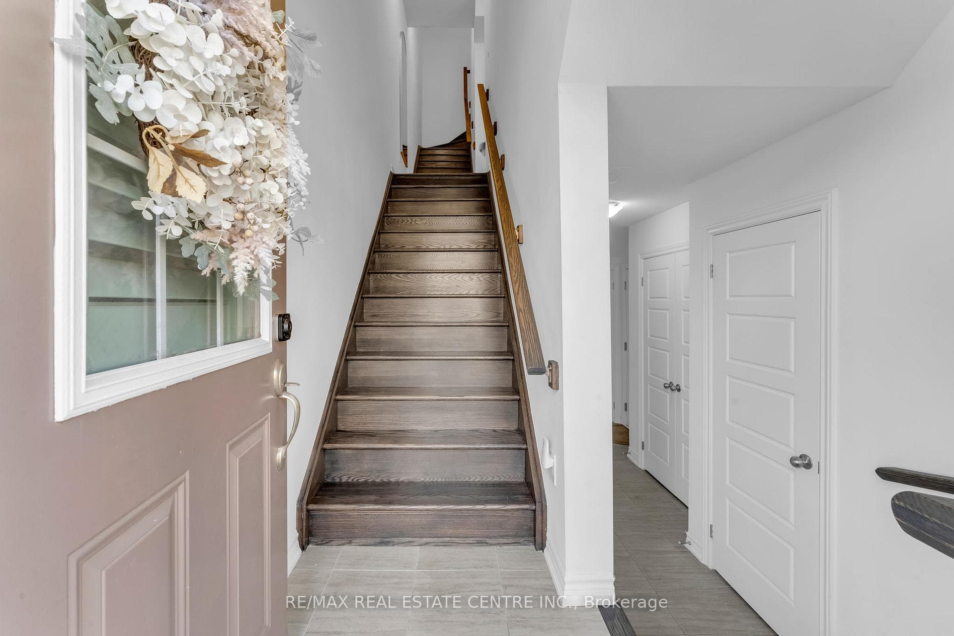 7 Roseberry Lane photo 3