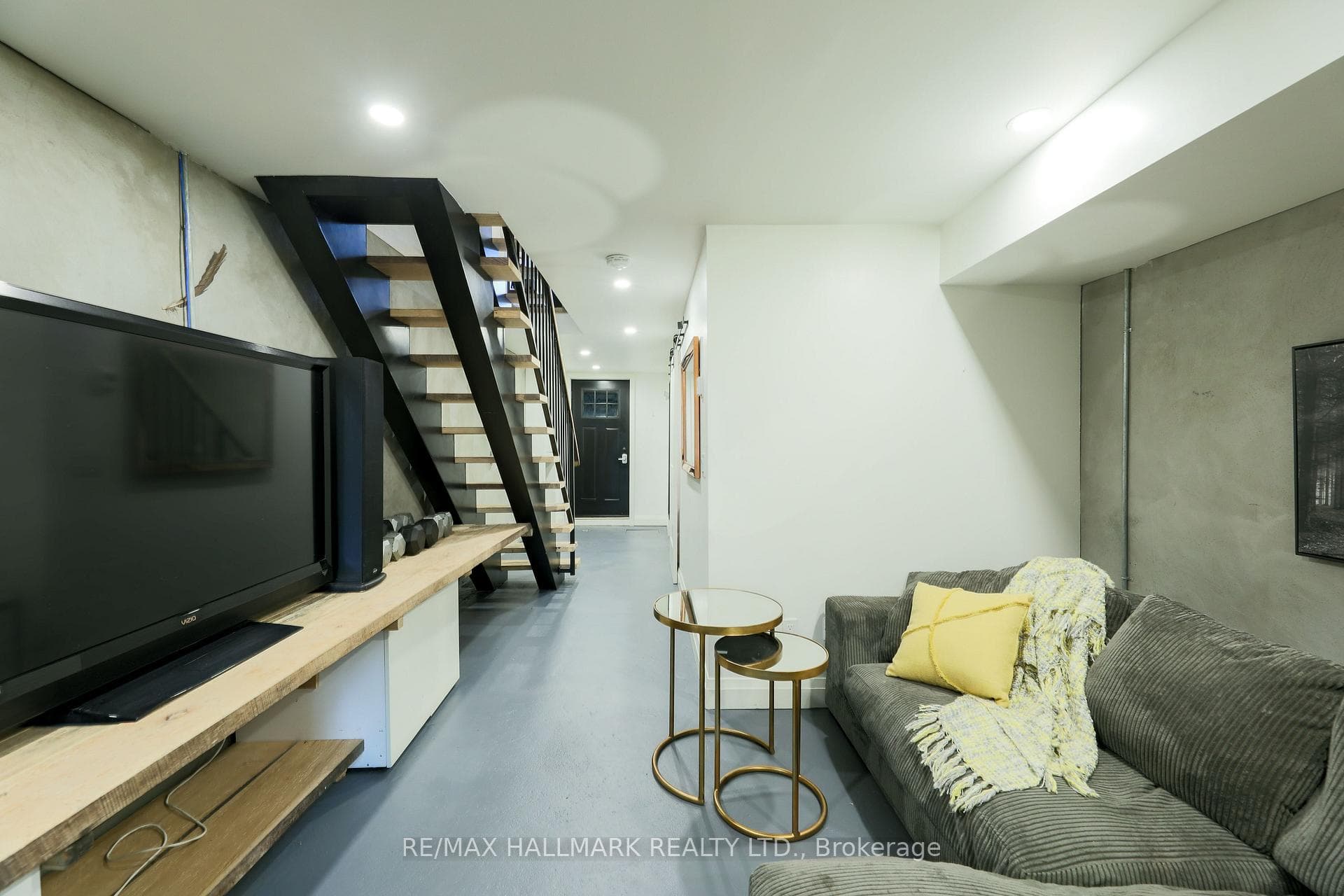 39 Seymour Avenue photo 27