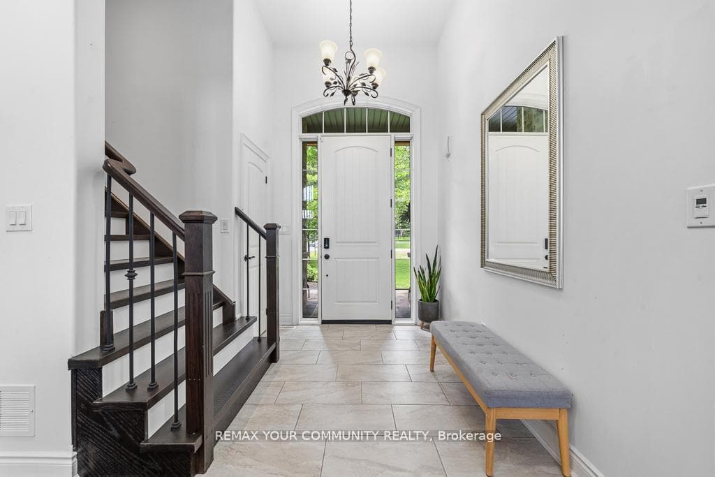 38 Windermere Circle photo 8